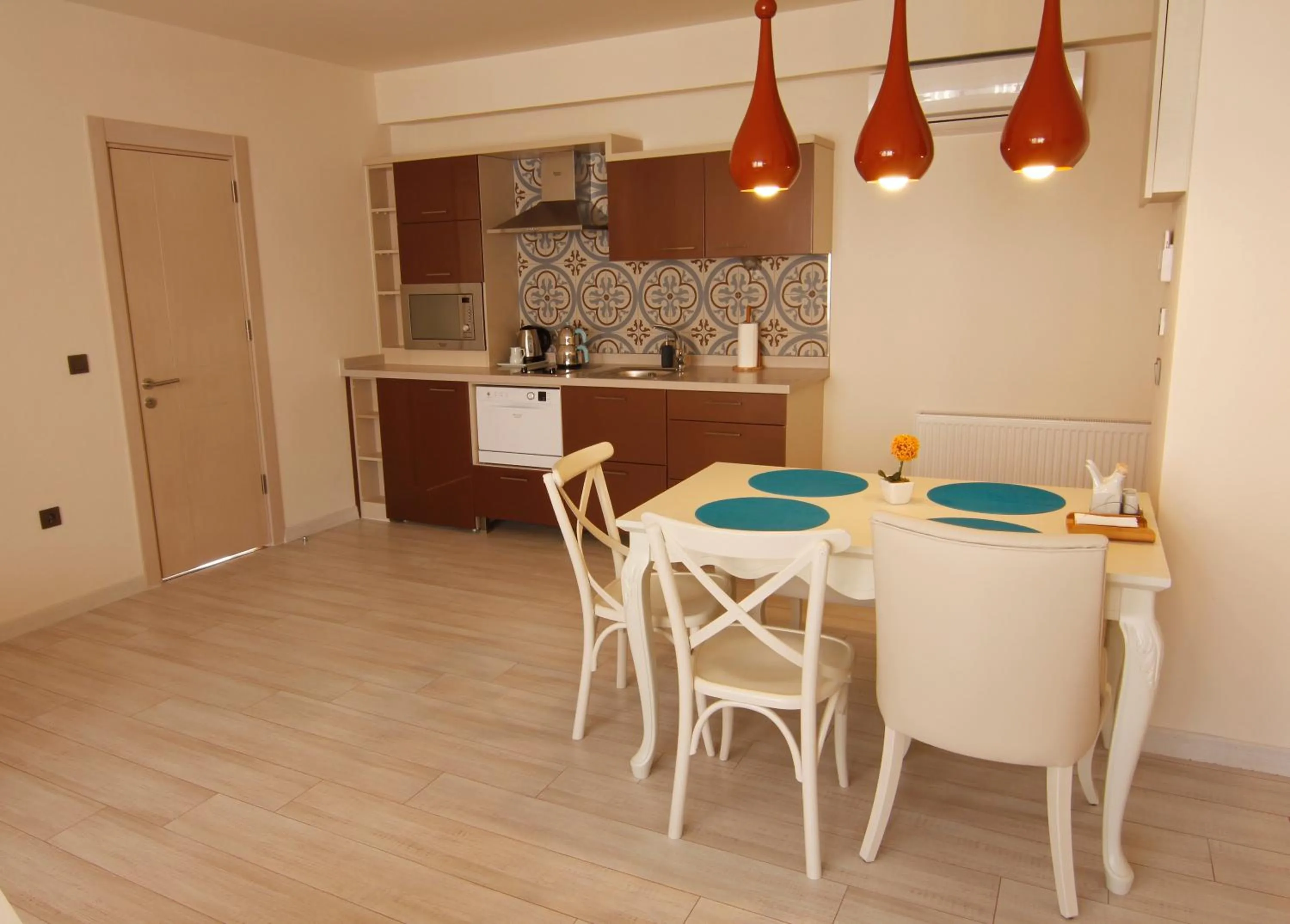 Kitchen or kitchenette in Zin D Home Otel Cekmeköy