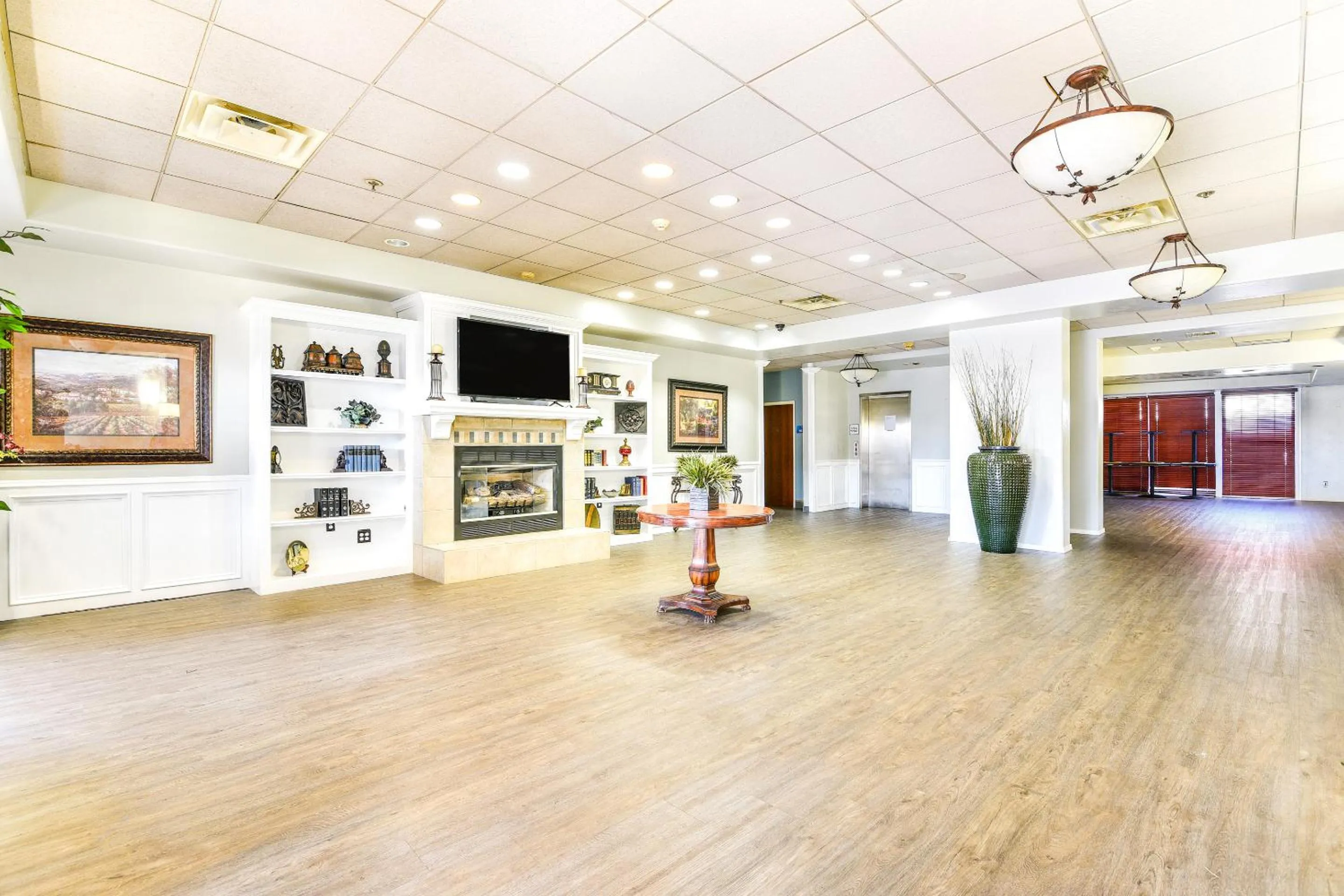 Lobby or reception in OYO Townhouse Oklahoma City Airport