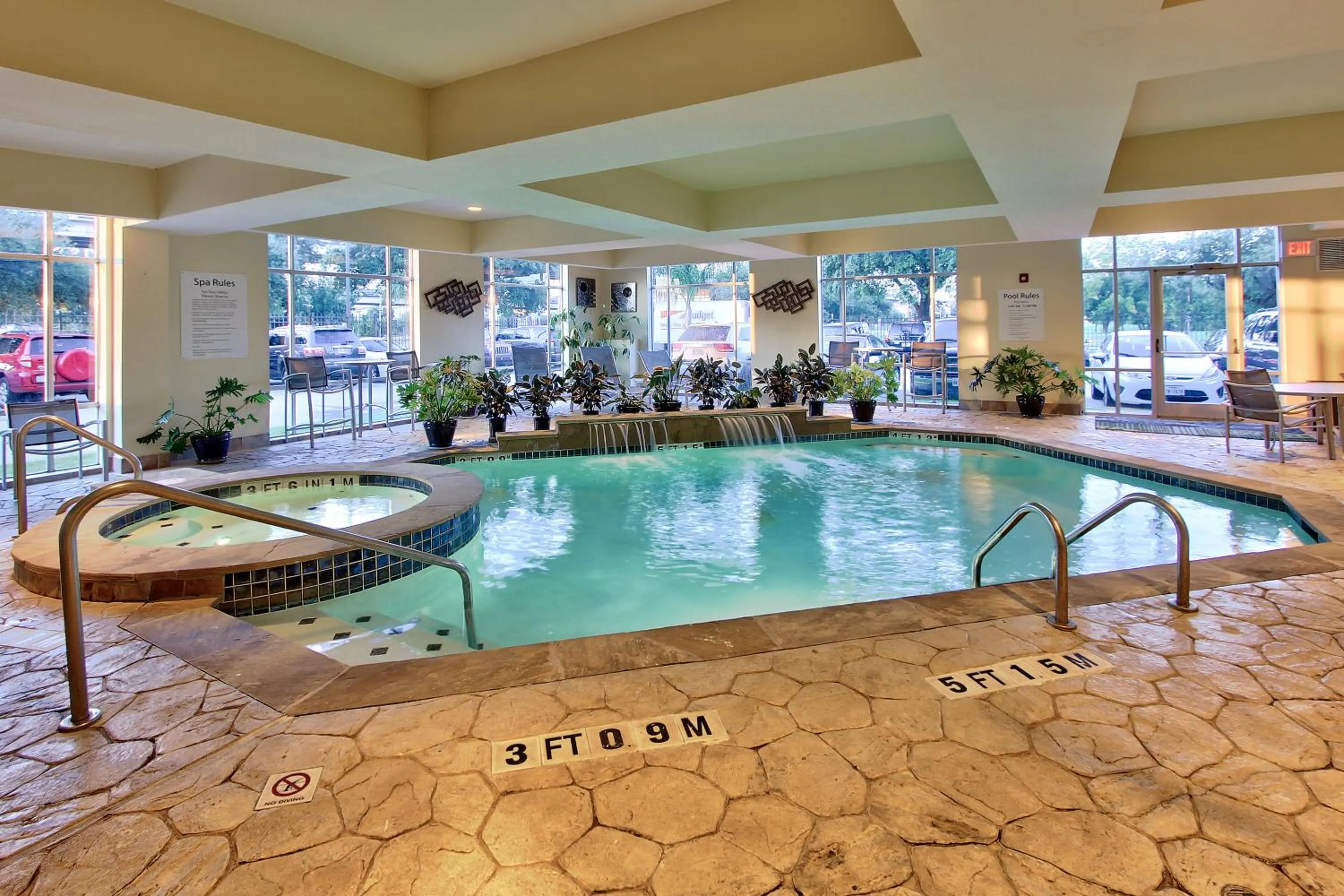Swimming pool in Holiday Inn Express Hotel & Suites Houston-Downtown Convention Center by IHG