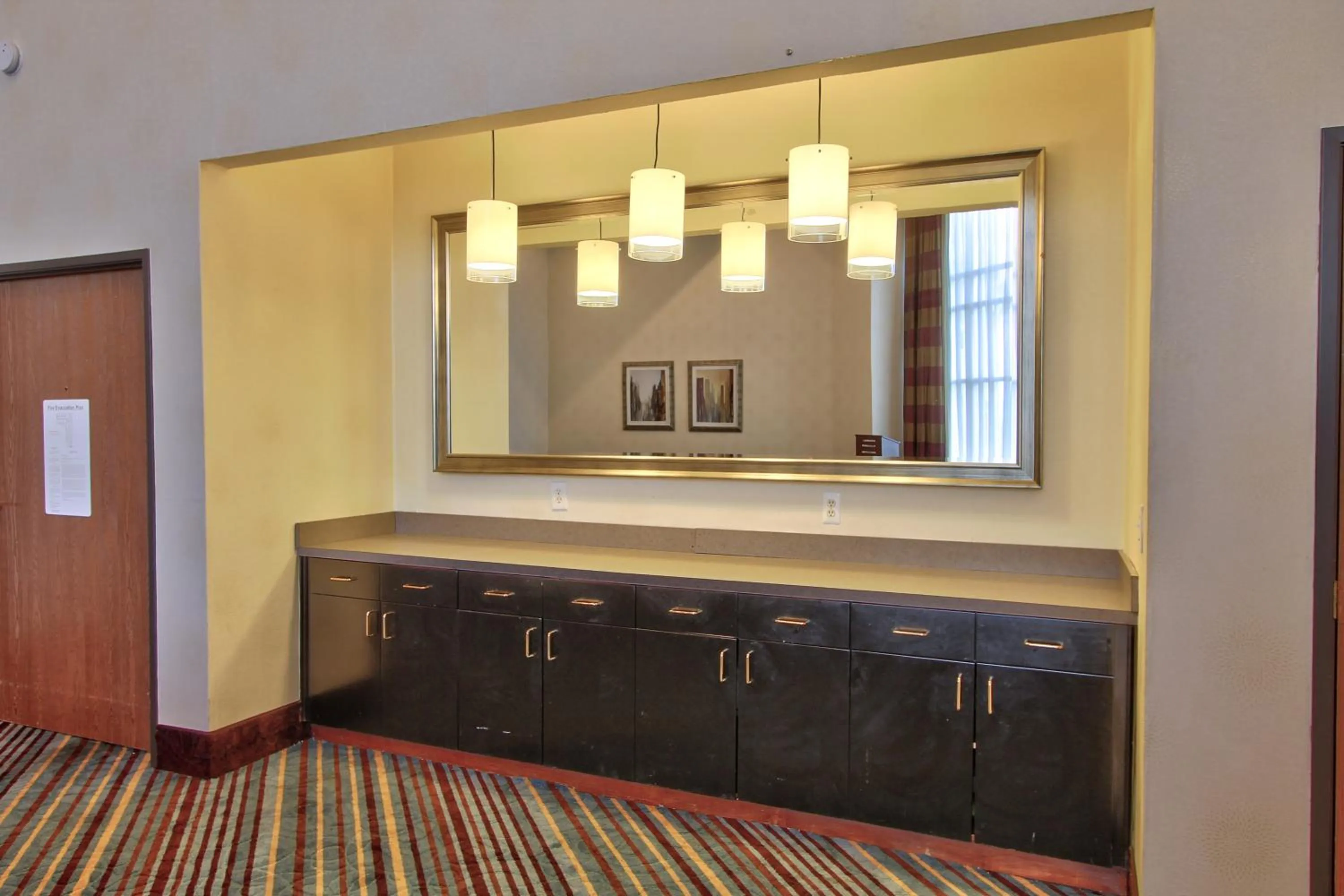 Meeting/conference room in Holiday Inn Express Hotel & Suites Houston-Downtown Convention Center by IHG