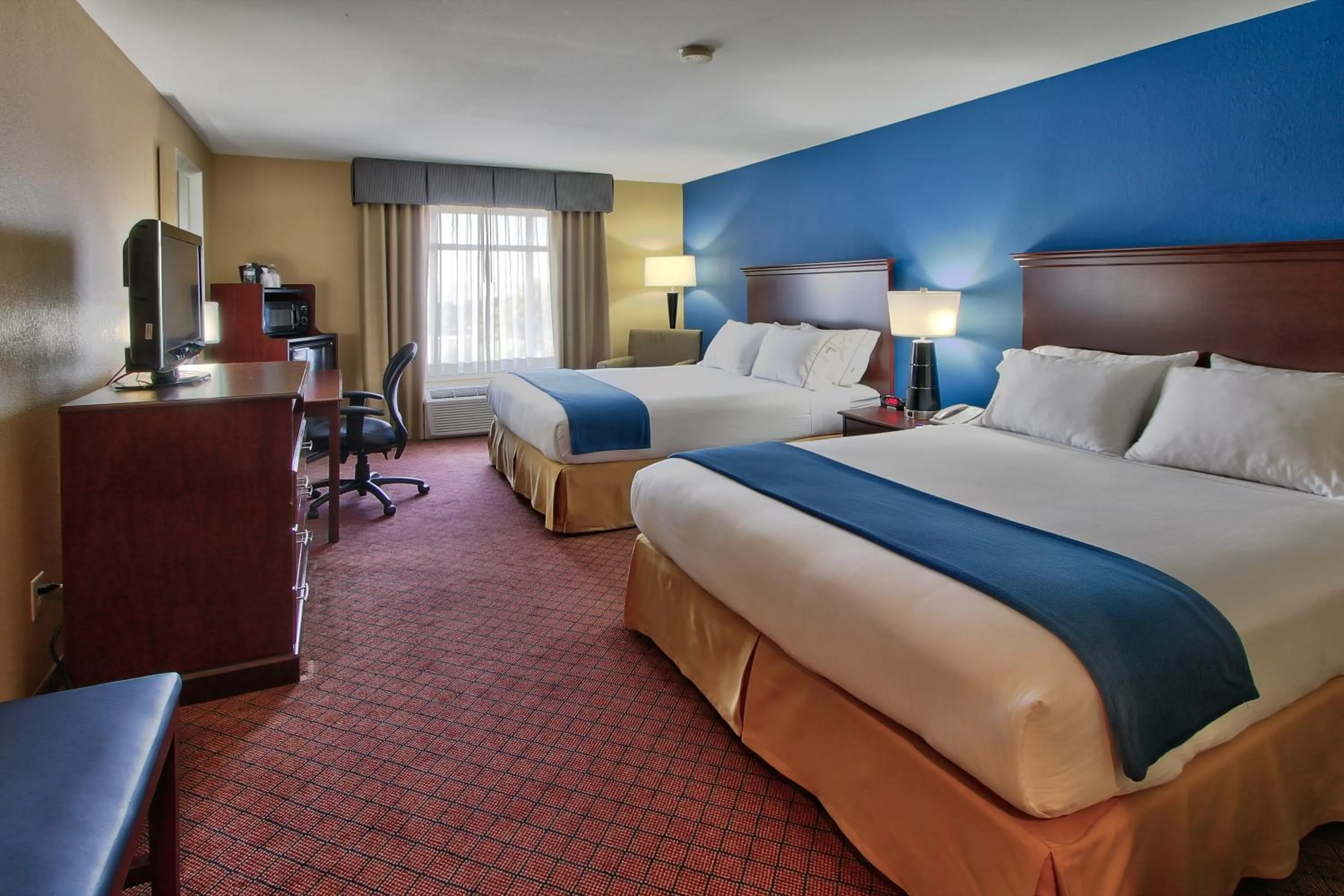 Bedroom, Bed in Holiday Inn Express Hotel & Suites Houston-Downtown Convention Center by IHG