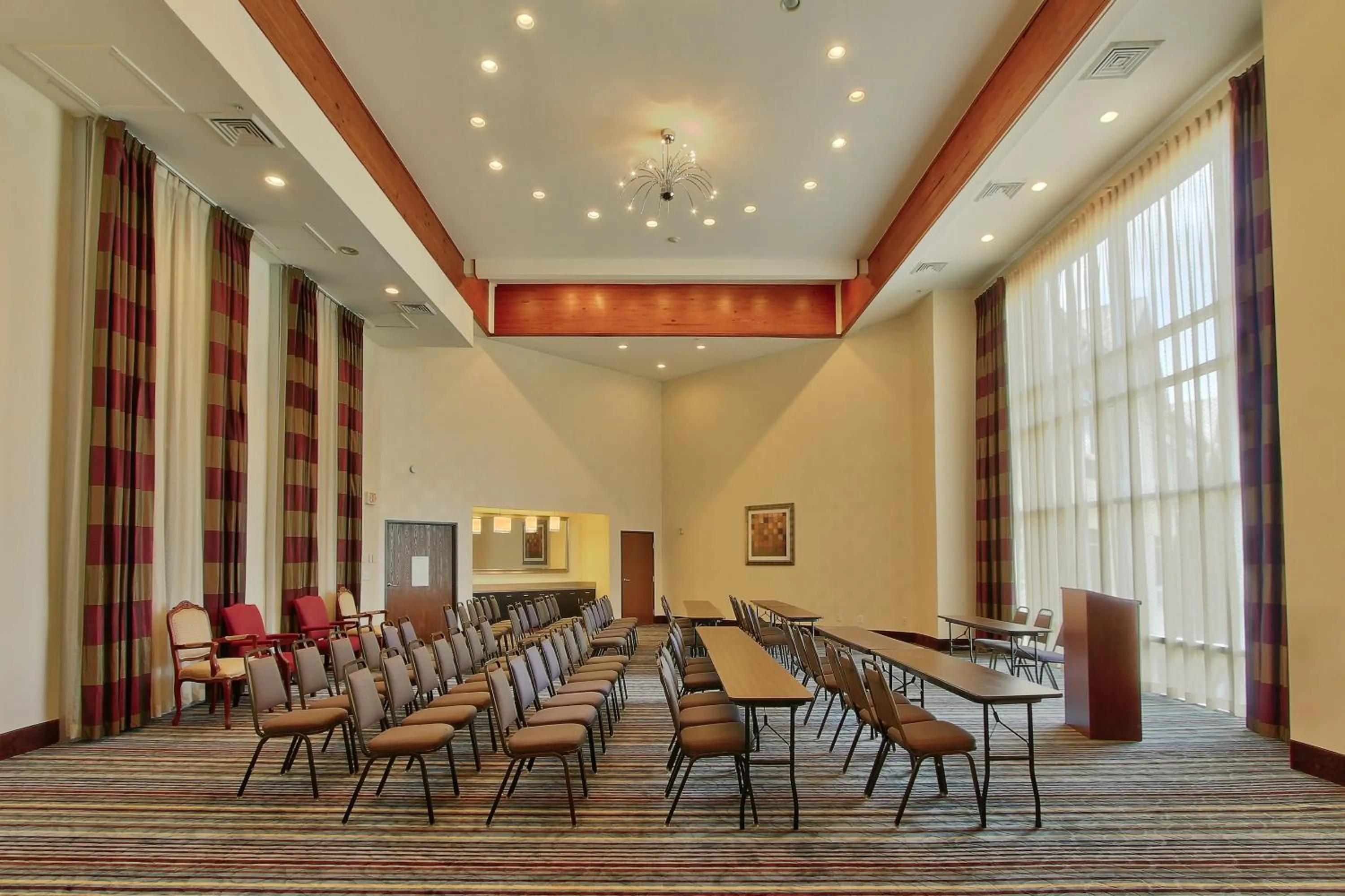Meeting/conference room in Holiday Inn Express Hotel & Suites Houston-Downtown Convention Center by IHG