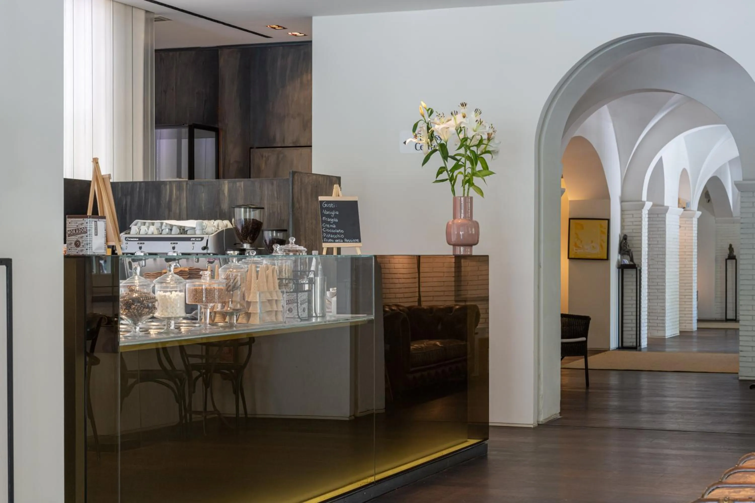 Lounge or bar in MarePineta Resort