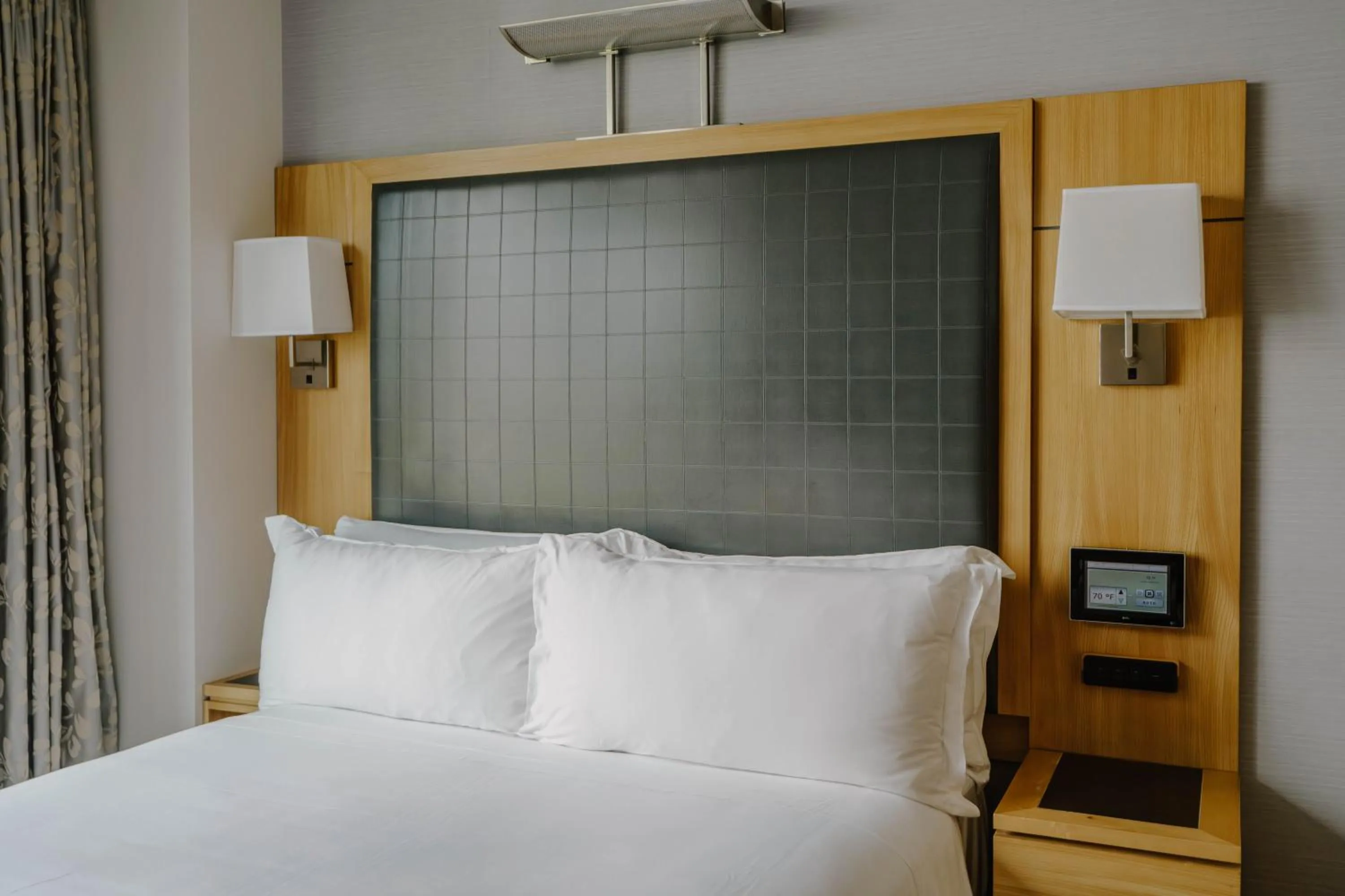 Bed in Club Quarters Hotel World Trade Center, New York