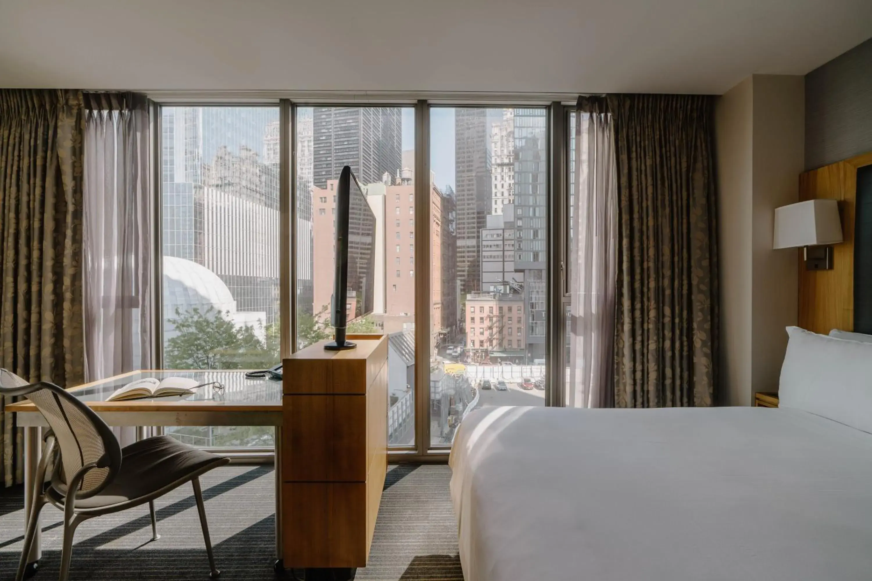 Bed in Club Quarters Hotel World Trade Center, New York Bed in Club Quarters Hotel World Trade Center, New York