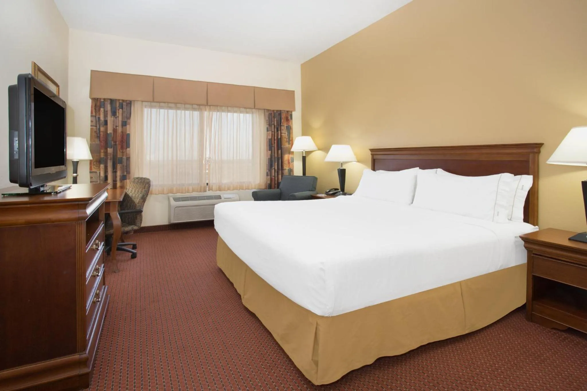 Photo of the whole room, Bed in Holiday Inn Express Hotel & Suites Las Vegas NM by IHG