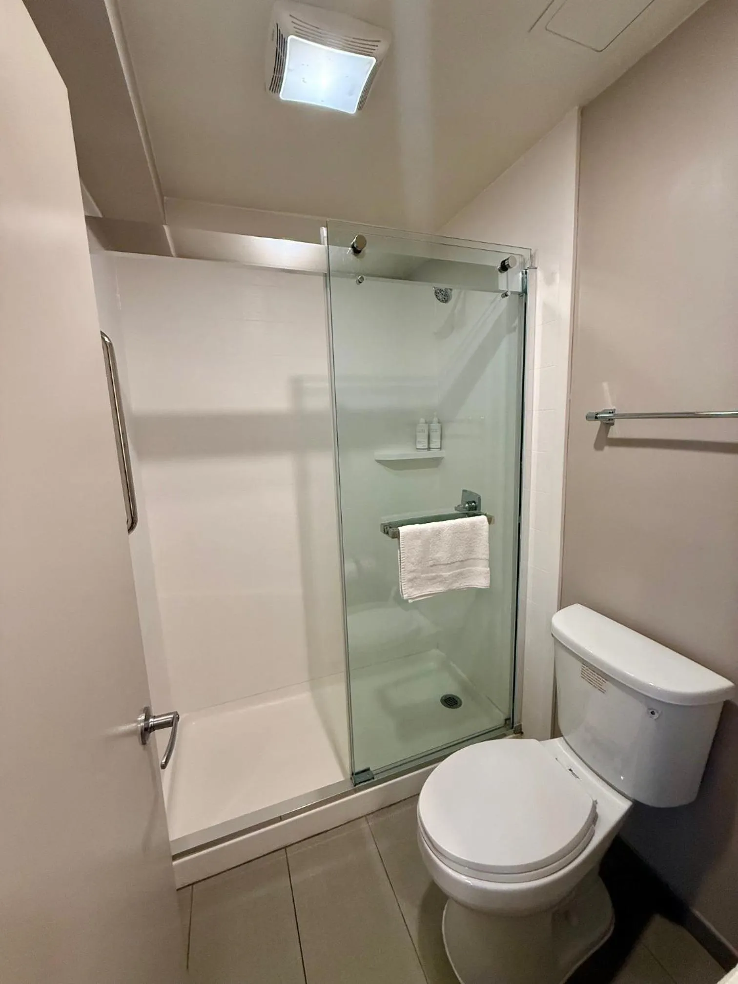 Bathroom in Heritage Inn San Diego