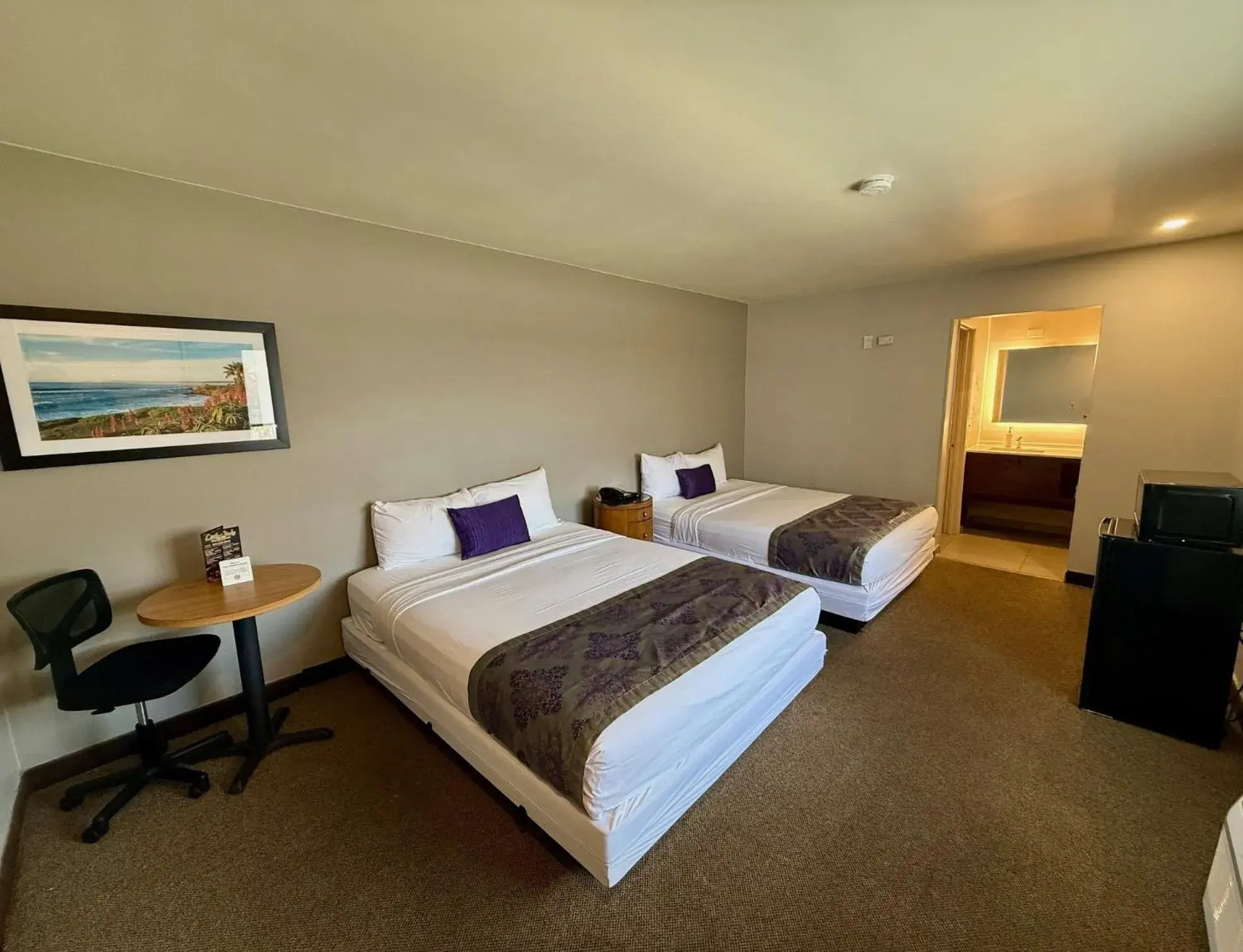 Bedroom, Bed in Heritage Inn San Diego Bedroom, Bed in Heritage Inn San Diego