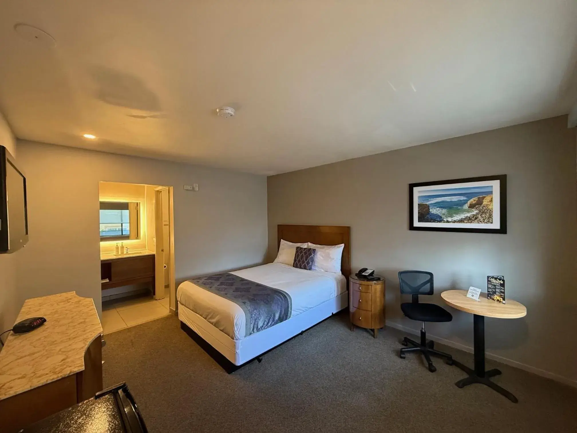 Bedroom, Bed in Heritage Inn San Diego Bedroom, Bed in Heritage Inn San Diego