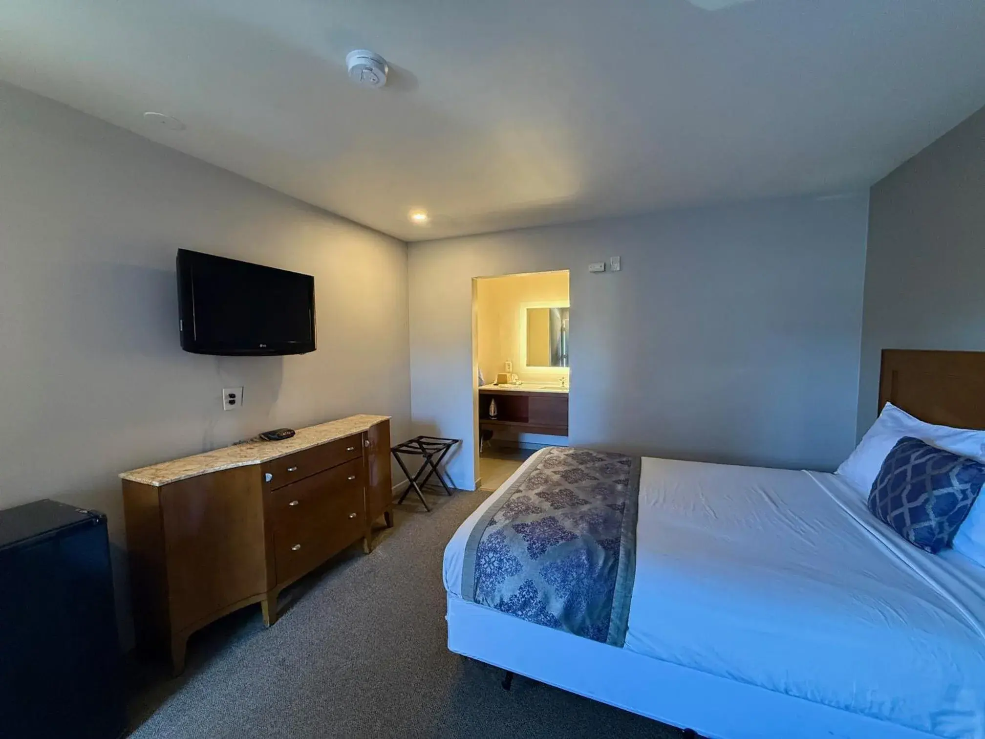 Bedroom, Bed in Heritage Inn San Diego Bedroom, Bed in Heritage Inn San Diego