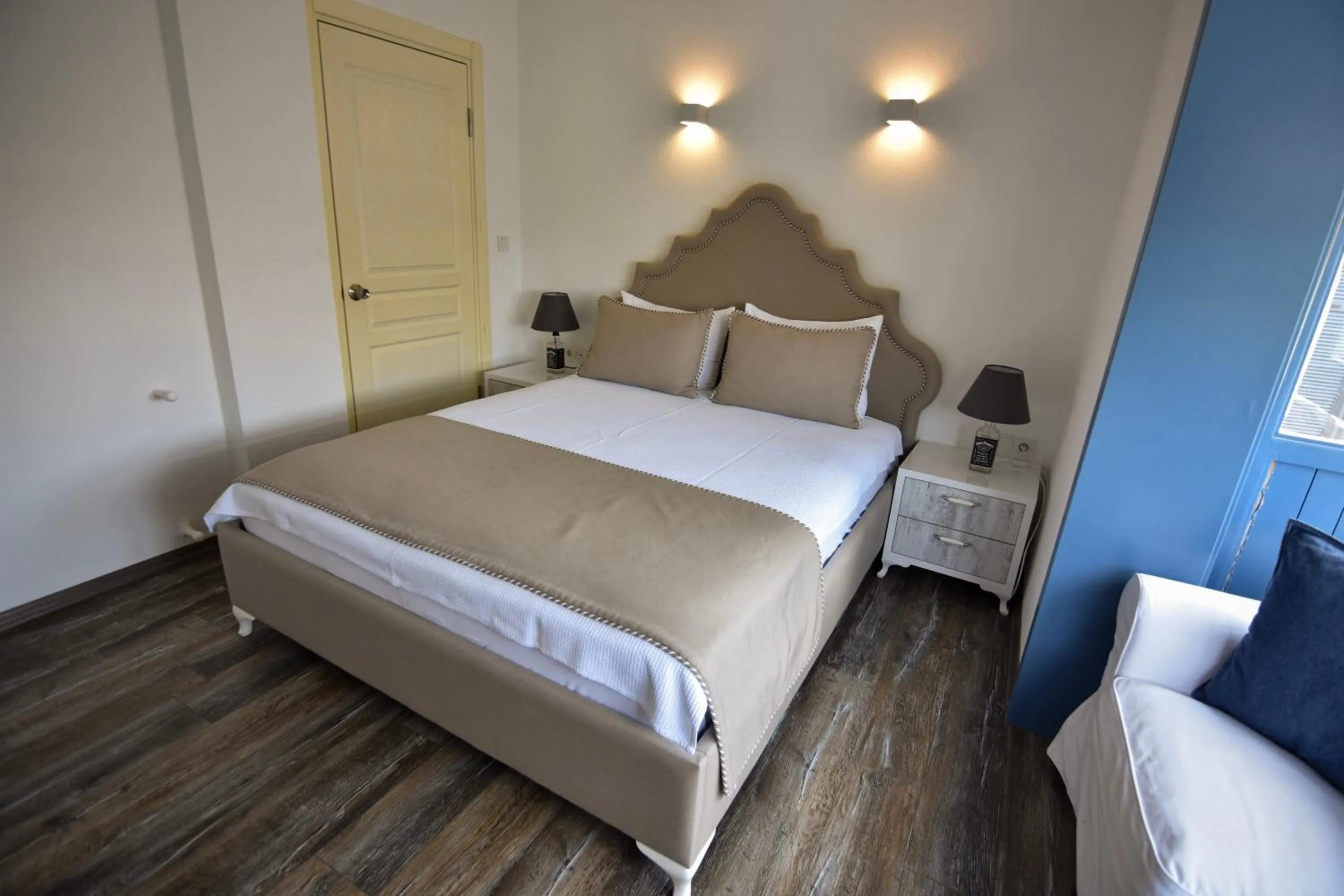 Photo of the whole room, Bed in Faro Alacati
