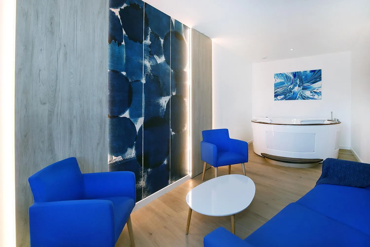 Seating area in Logis Hôtel & Spa Déjeunez Sous L'Arbre