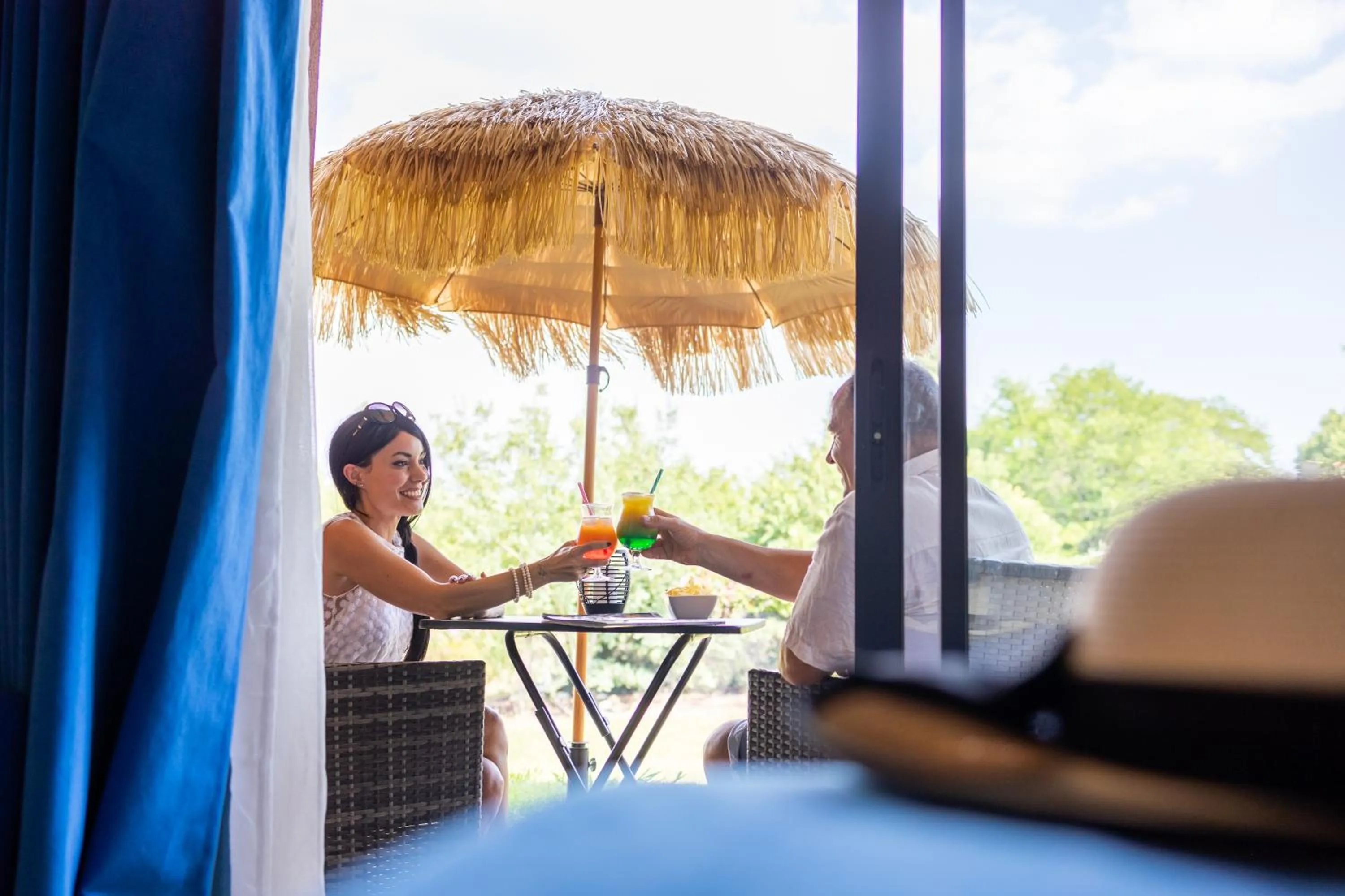 People in Logis Hôtel & Spa Déjeunez Sous L'Arbre