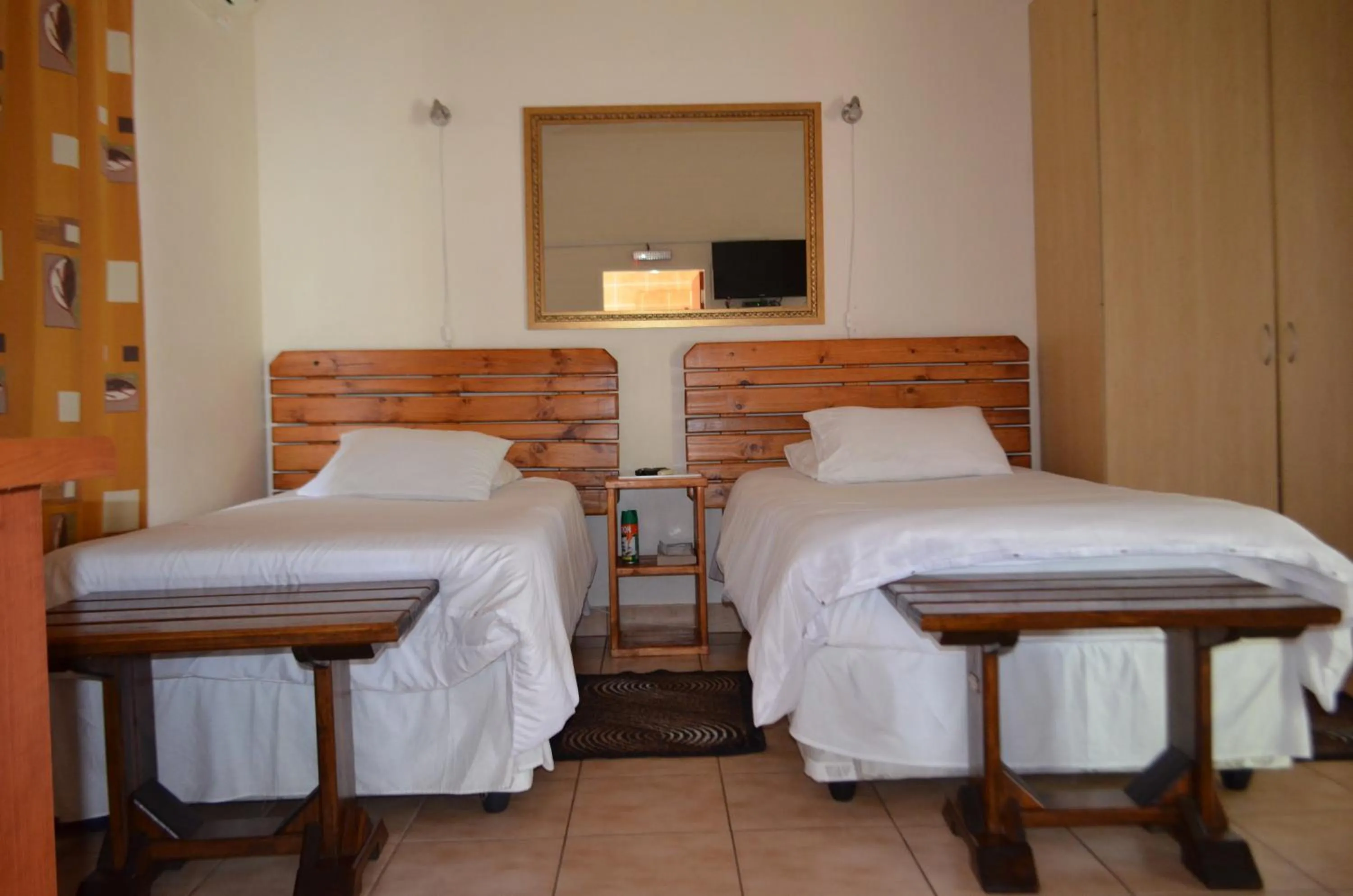 Twin Room - single occupancy in Zebra Guesthouse
