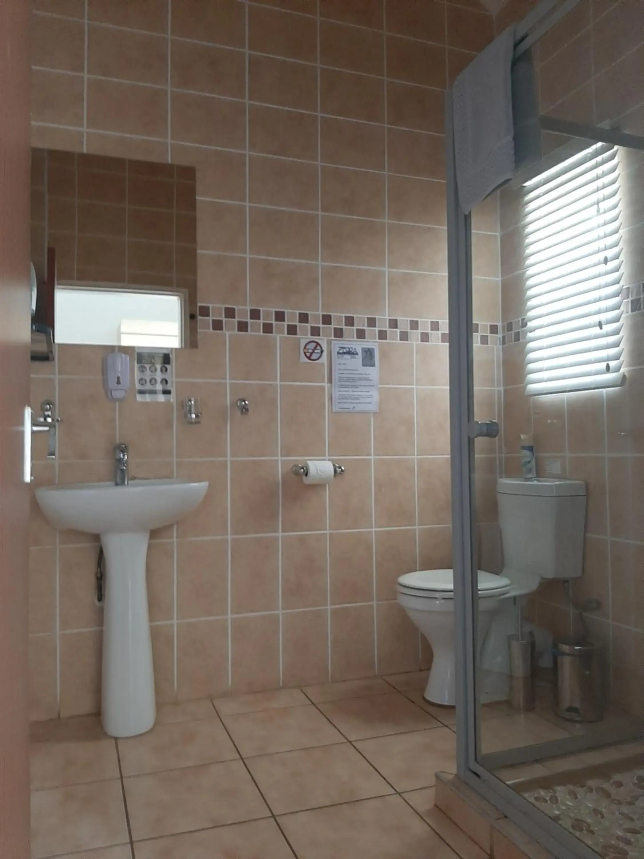 Twin Room - single occupancy in Zebra Guesthouse Twin Room - single occupancy in Zebra Guesthouse