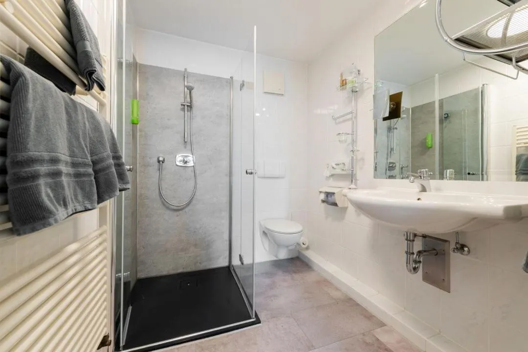 Toilet in Hotel Leuchtfeuer