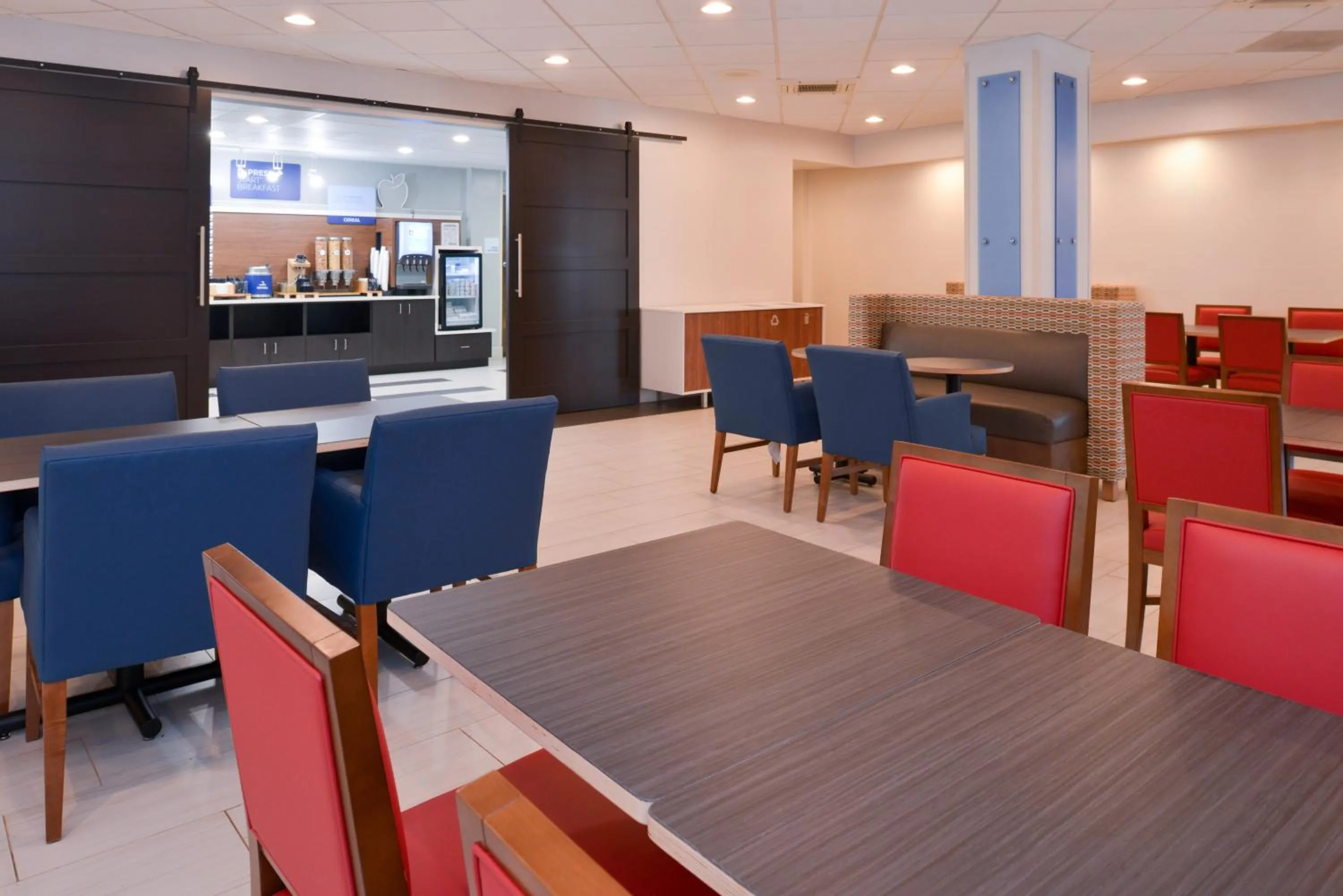 Breakfast in Holiday Inn Express Towson- Baltimore North by IHG