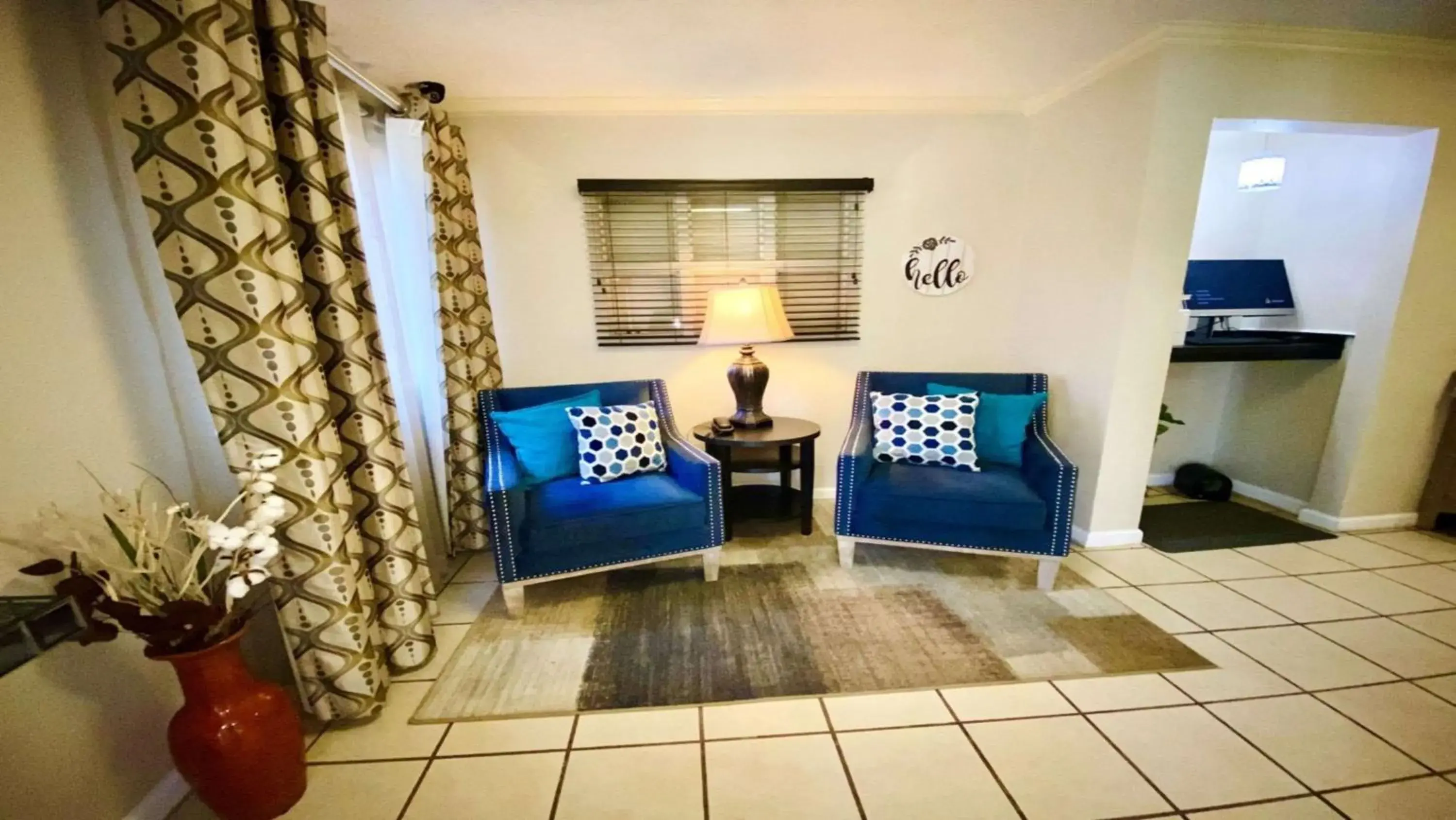 Lobby or reception in Sonesta Simply Suites Houston CityCentre I-10 West Lobby or reception in Sonesta Simply Suites Houston CityCentre I-10 West