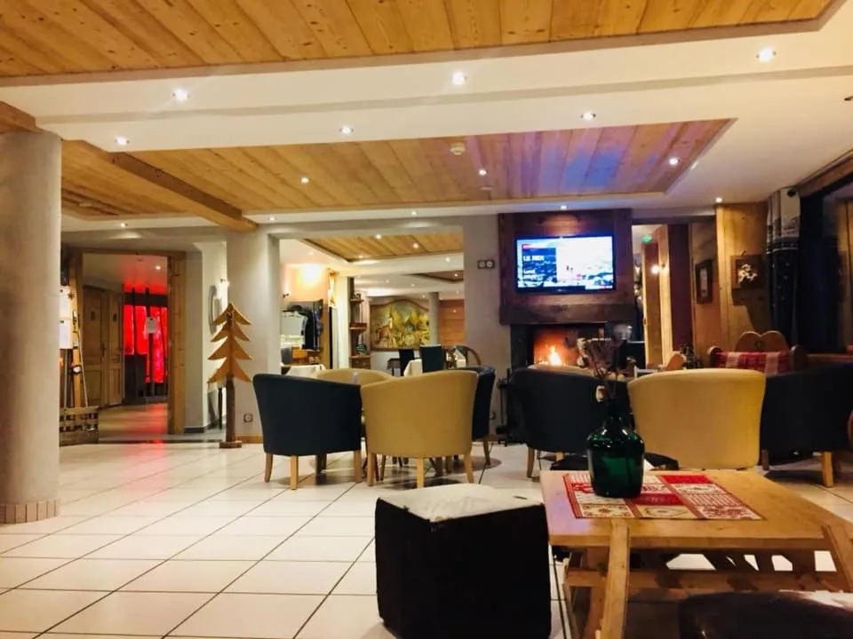 Lounge or bar in Hotel Alpina