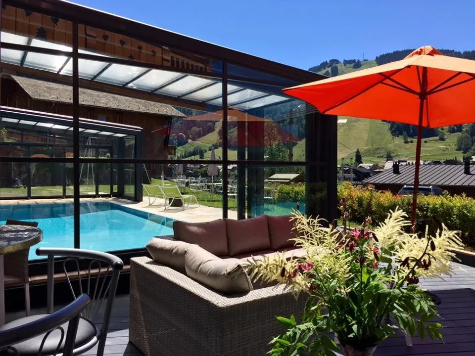 Patio in Hotel Alpina