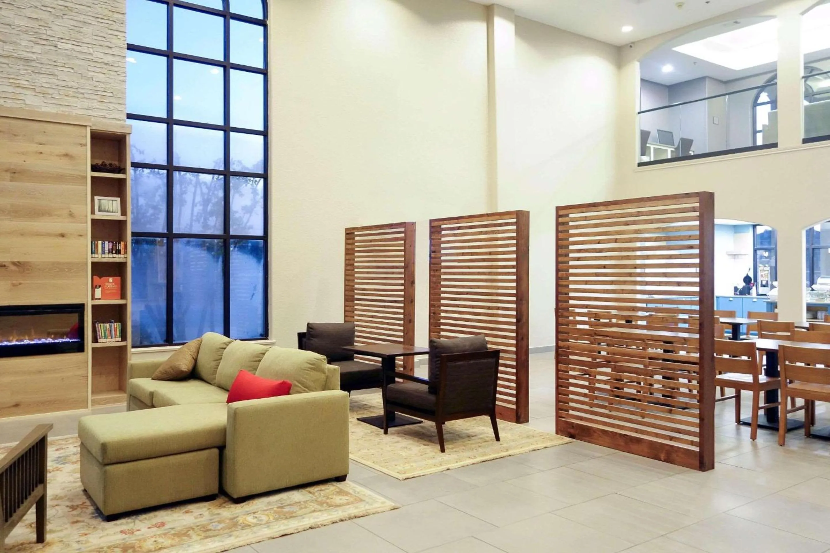 Lobby or reception in Country Inn & Suites by Radisson, Houston Northwest, TX