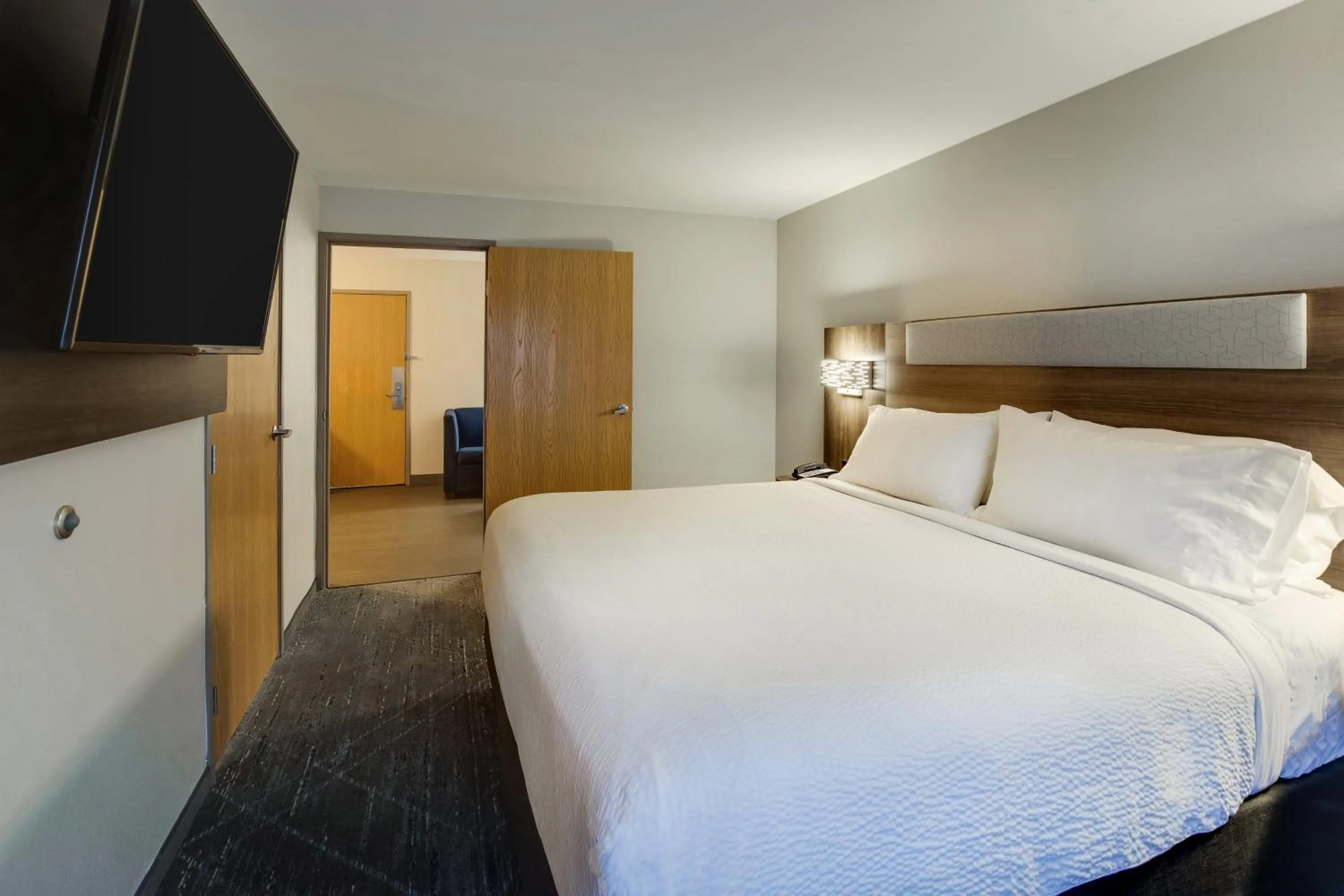 Photo of the whole room, Bed in Holiday Inn Express I-95 Capitol Beltway - Largo by IHG