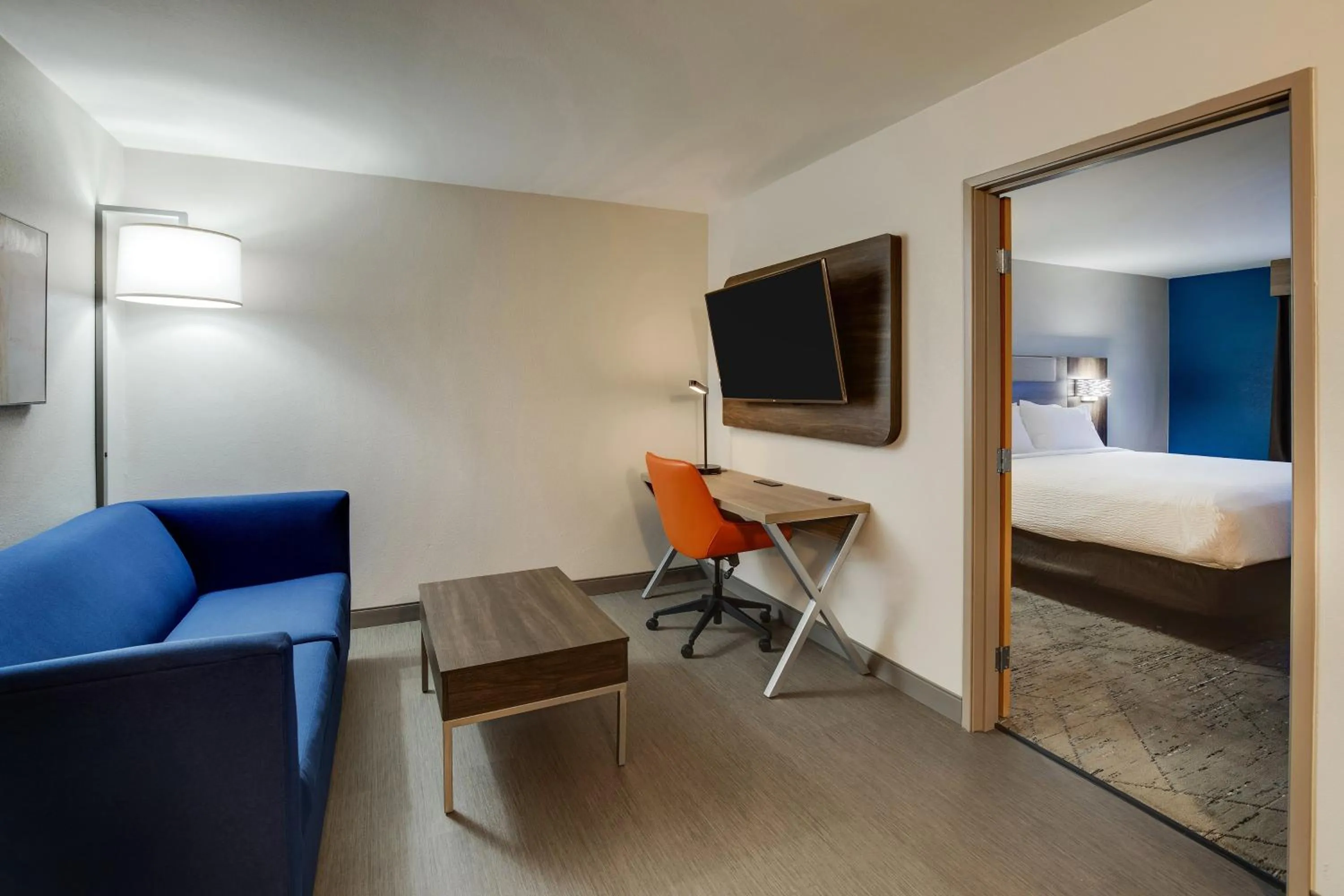 Bedroom, Bed in Holiday Inn Express I-95 Capitol Beltway - Largo by IHG