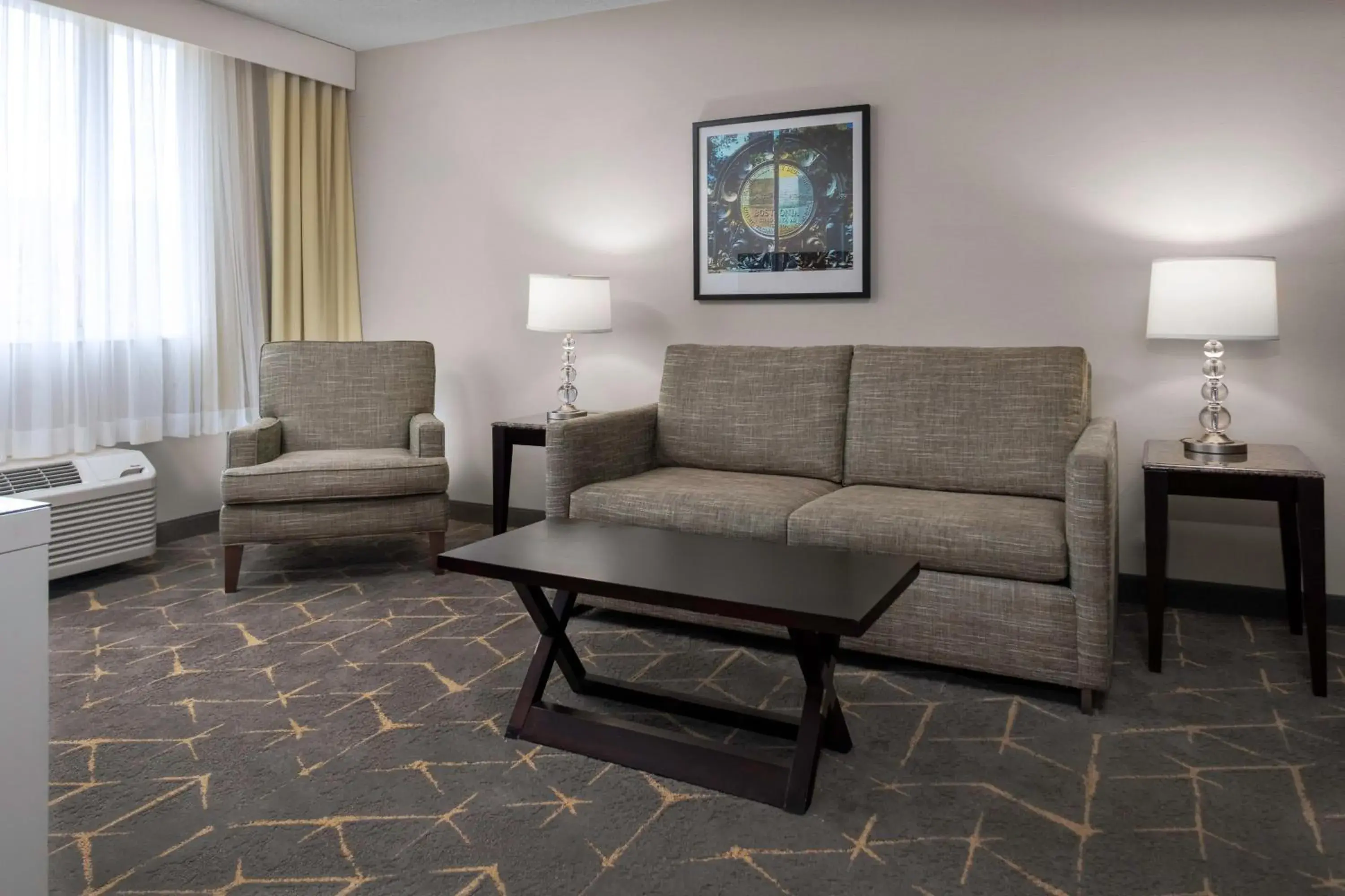 Photo of the whole room, Seating Area in Holiday Inn & Suites Marlborough, an IHG Hotel 