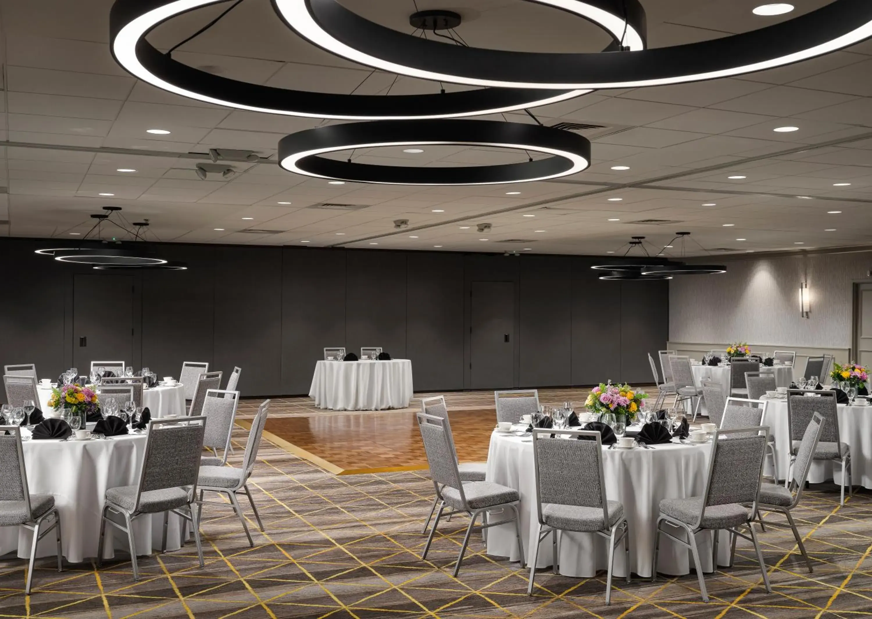 Banquet/Function facilities, Restaurant/Places to Eat in Holiday Inn & Suites Marlborough, an IHG Hotel 