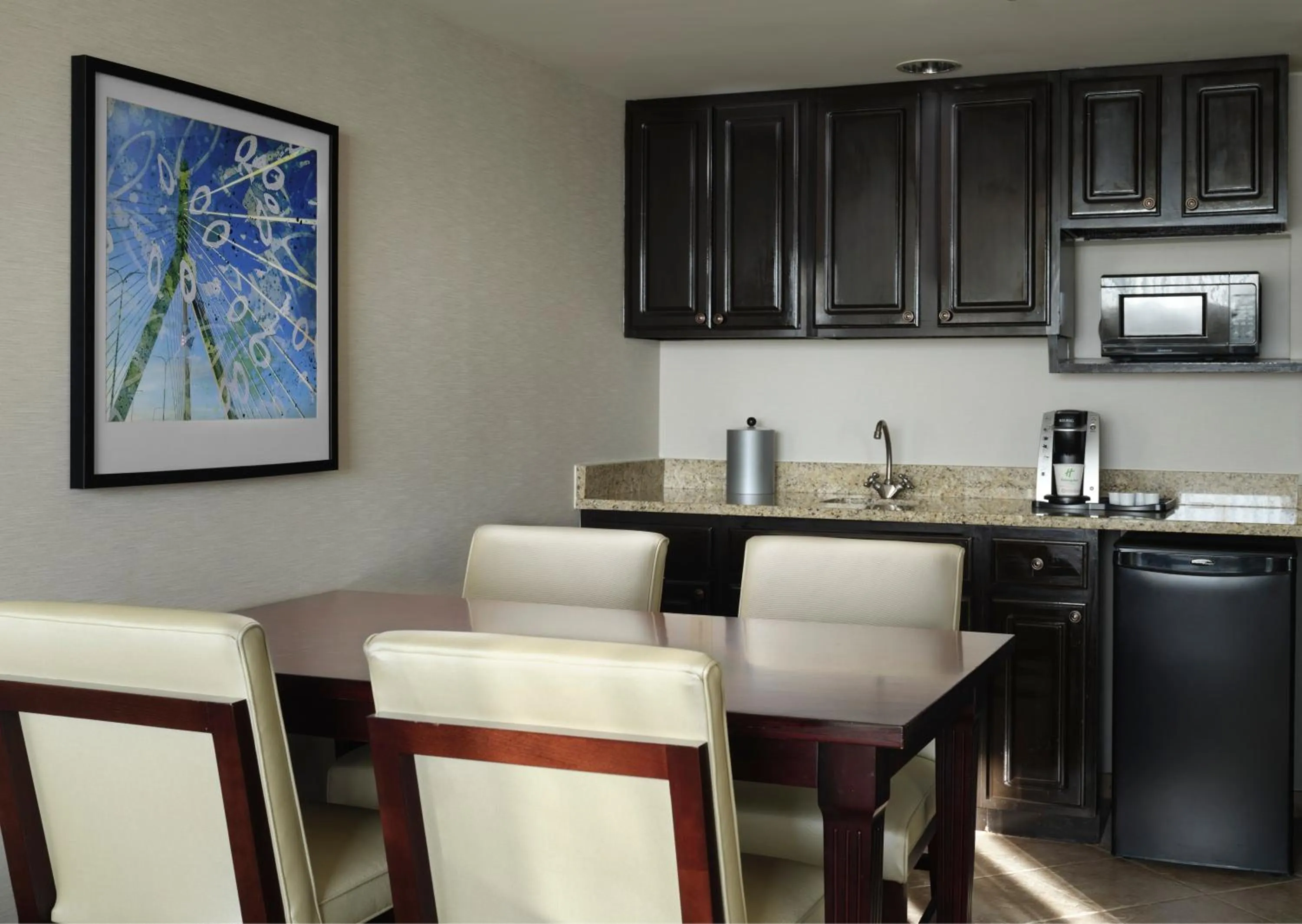 Kitchen or kitchenette, Kitchen/Kitchenette in Holiday Inn & Suites Marlborough, an IHG Hotel 