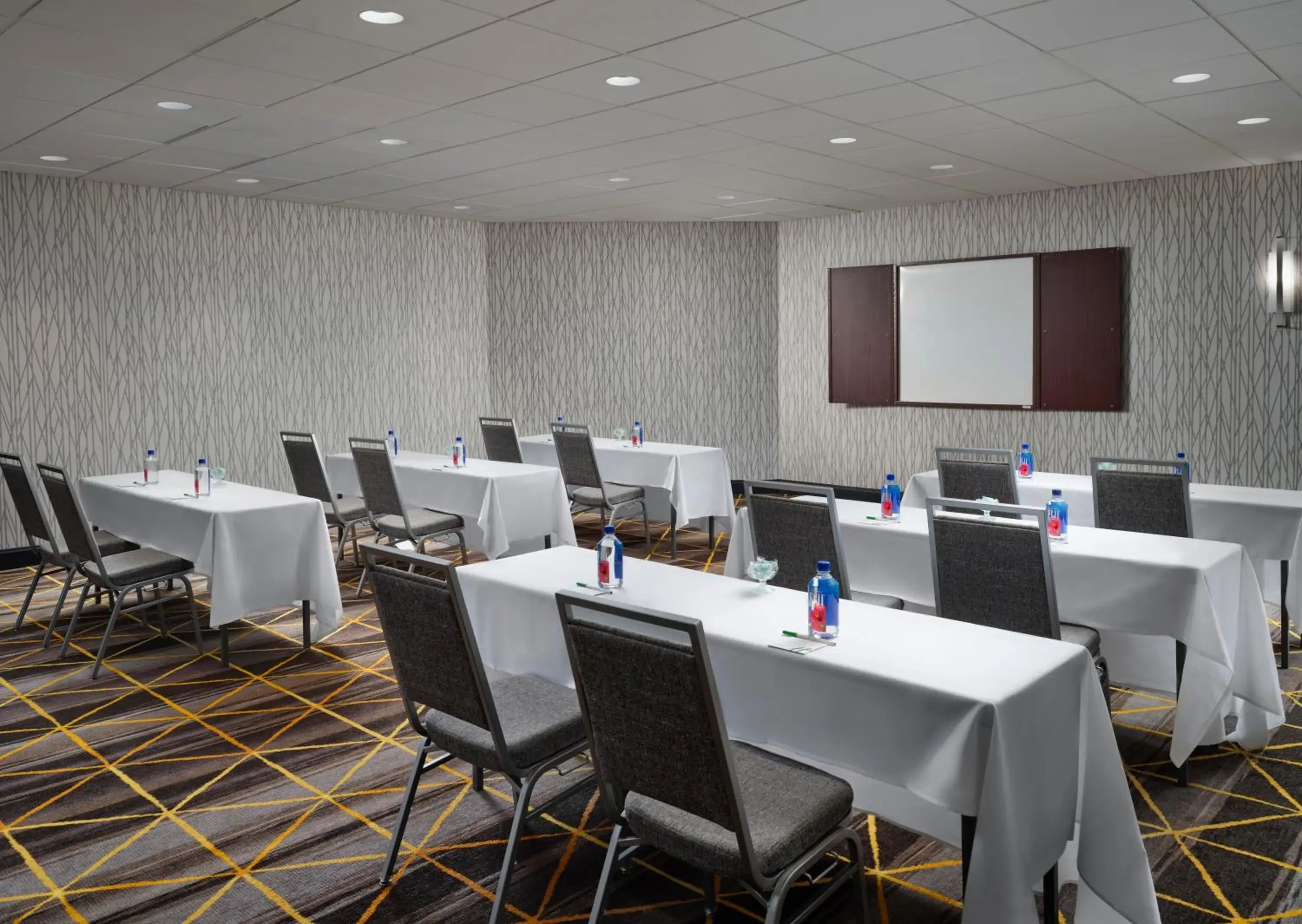 Meeting/conference room in Holiday Inn & Suites Marlborough, an IHG Hotel 