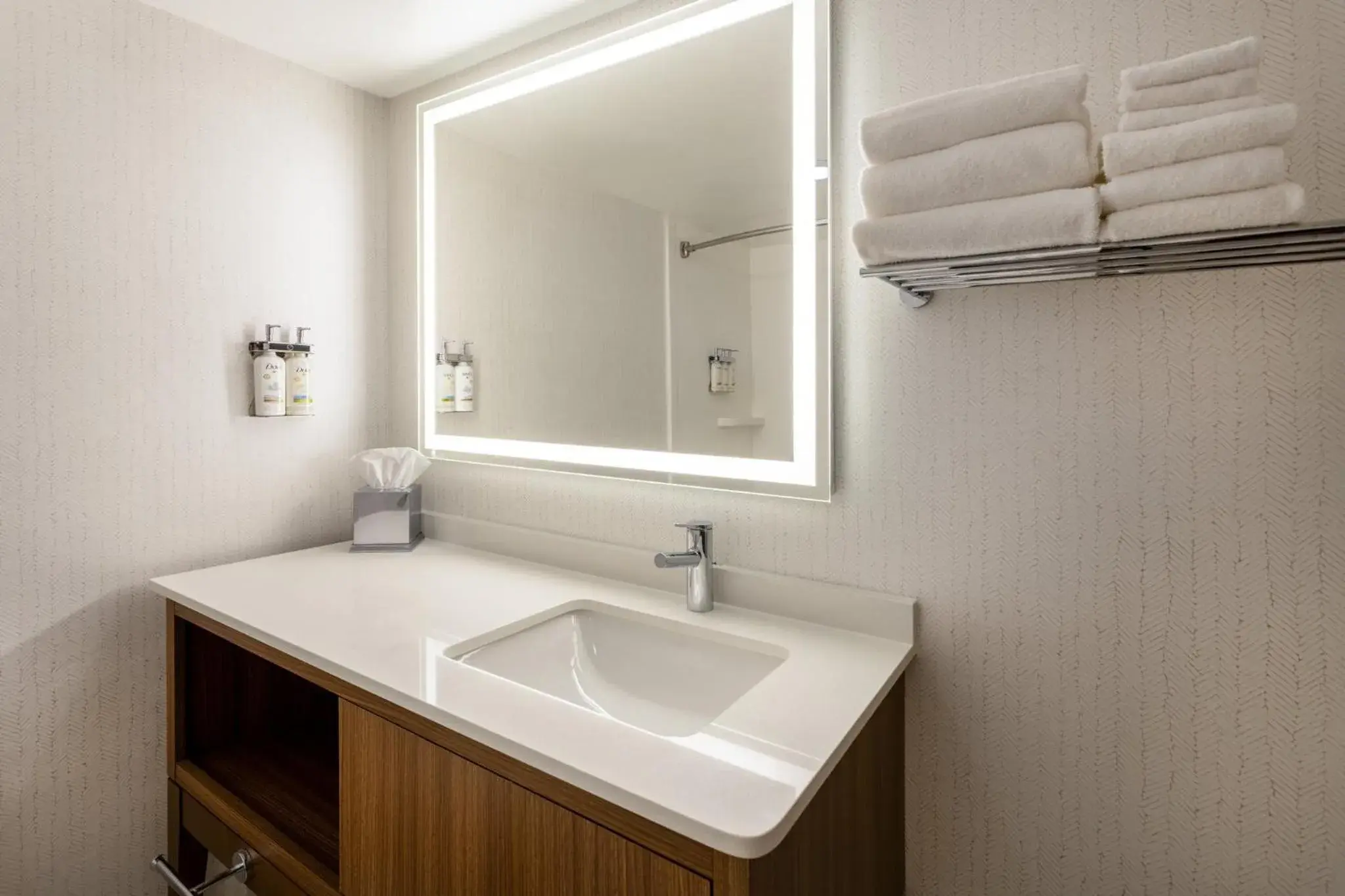 Premium Room in Holiday Inn Columbia East-Jessup by IHG Premium Room in Holiday Inn Columbia East-Jessup by IHG