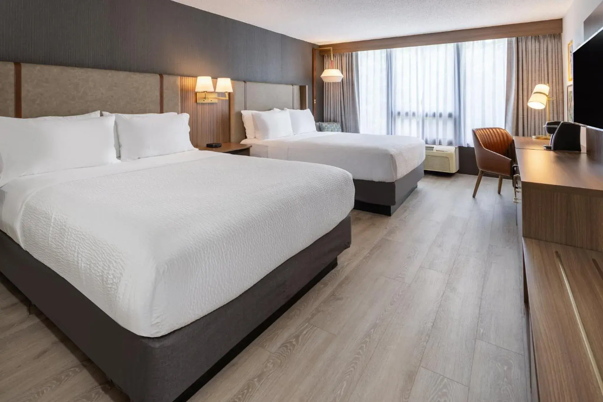 Queen Room with Two Queen Beds - High Floor/Non-Smoking in Holiday Inn Columbia East-Jessup by IHG Queen Room with Two Queen Beds - High Floor/Non-Smoking in Holiday Inn Columbia East-Jessup by IHG