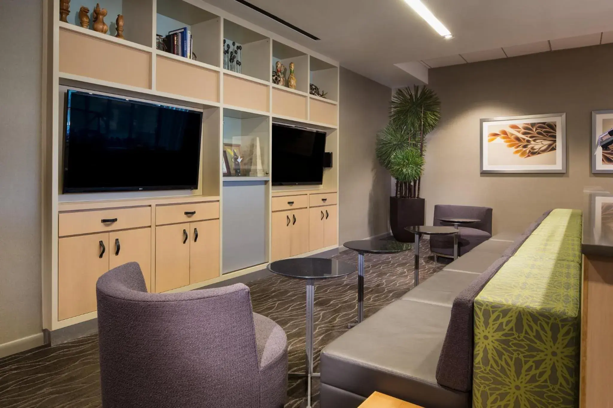 Property building in Holiday Inn Columbia East-Jessup by IHG Property building in Holiday Inn Columbia East-Jessup by IHG