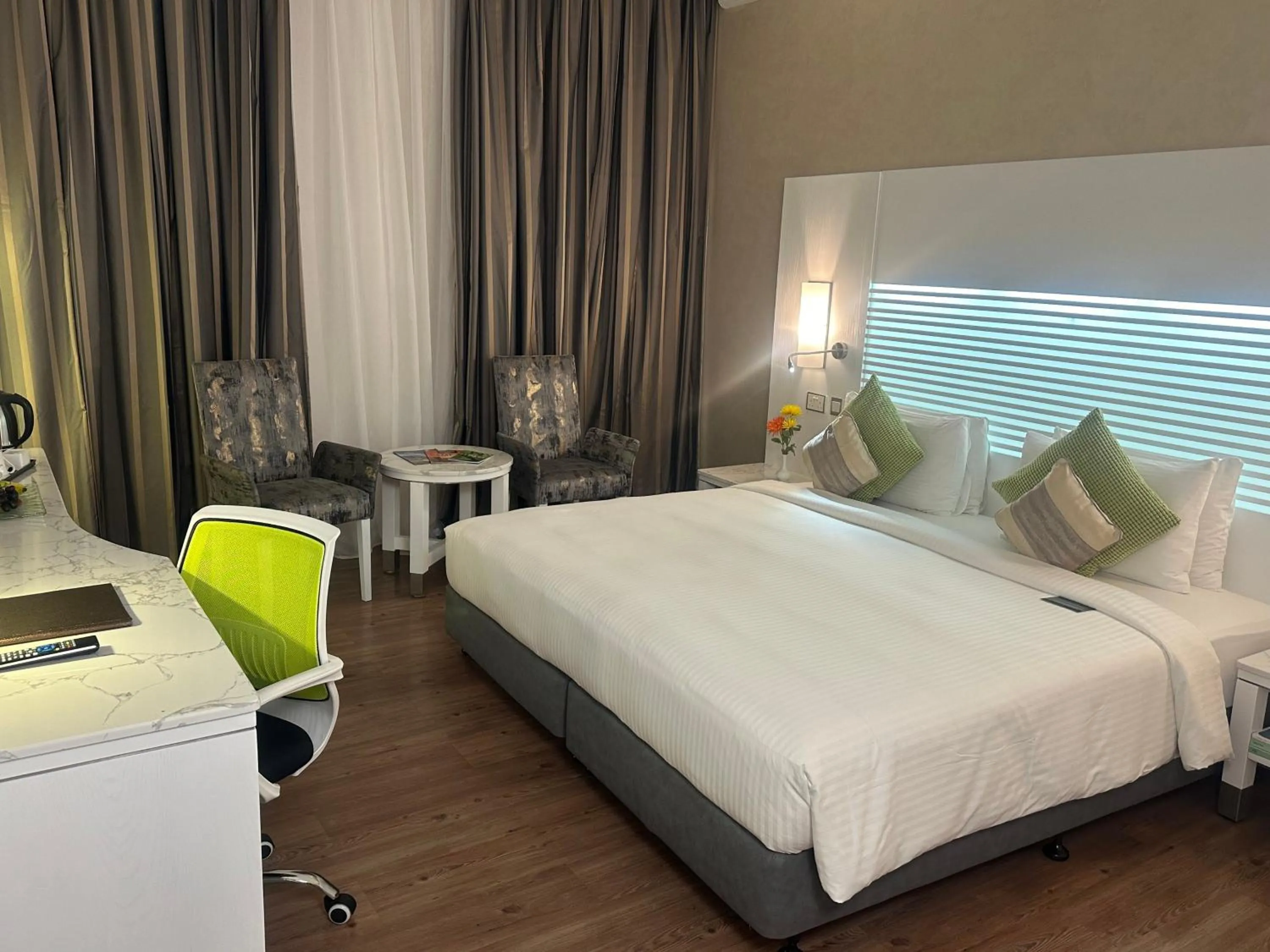 Bedroom, Bed in Holiday Villa Hotel & Residence City Centre Doha