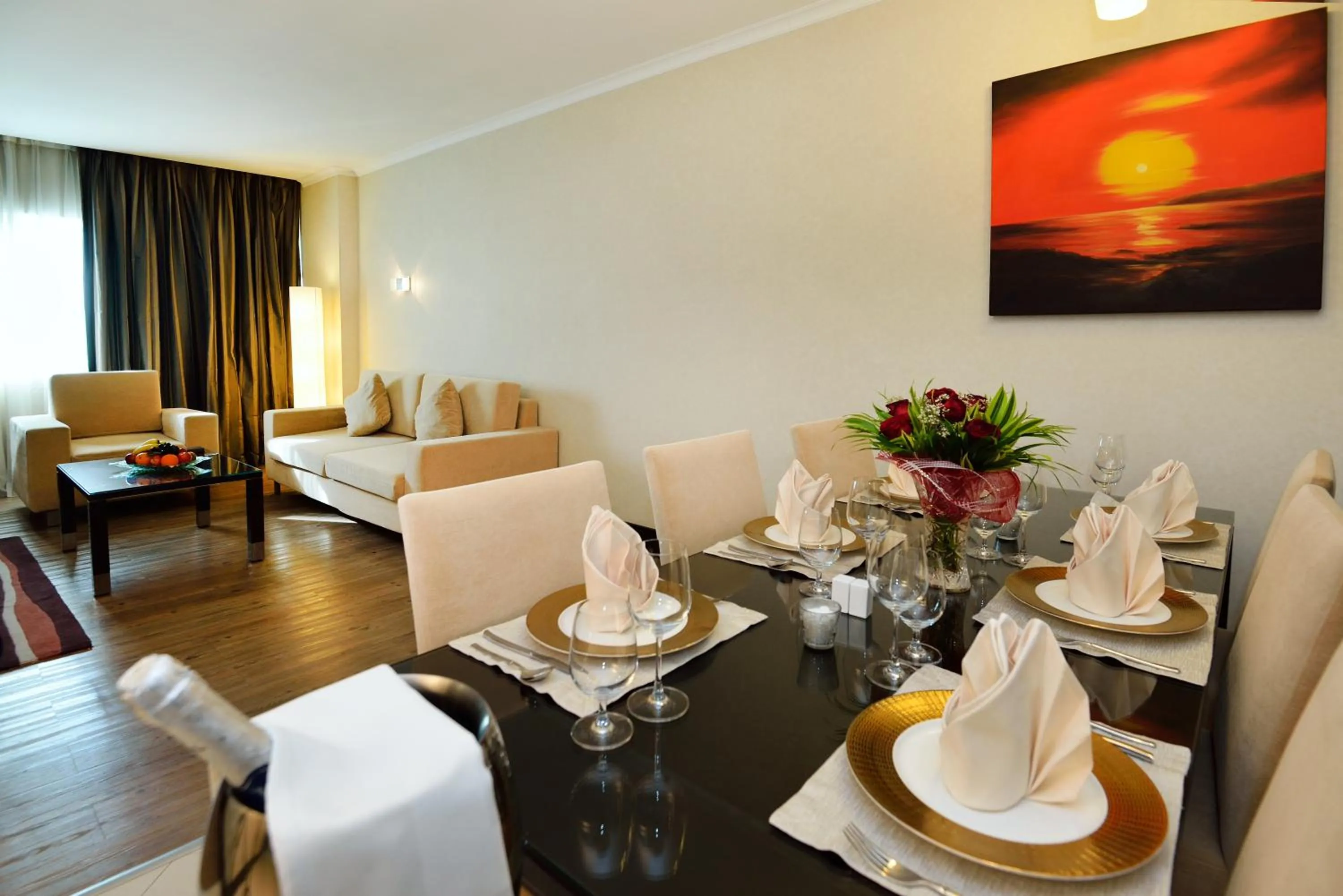 Dining area in Holiday Villa Hotel & Residence City Centre Doha