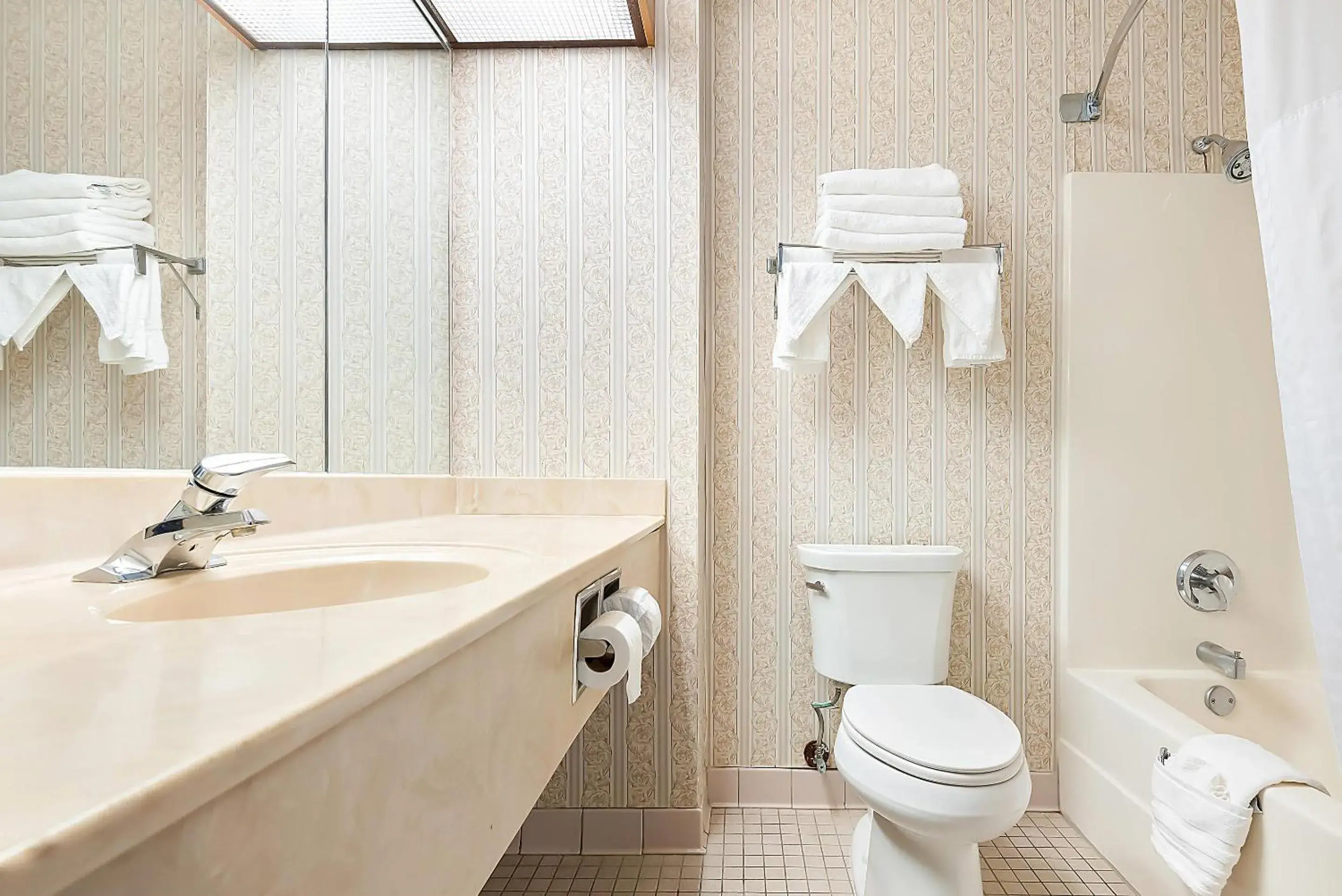 Bedroom in Comfort Suites New Orleans East Bedroom in Comfort Suites New Orleans East