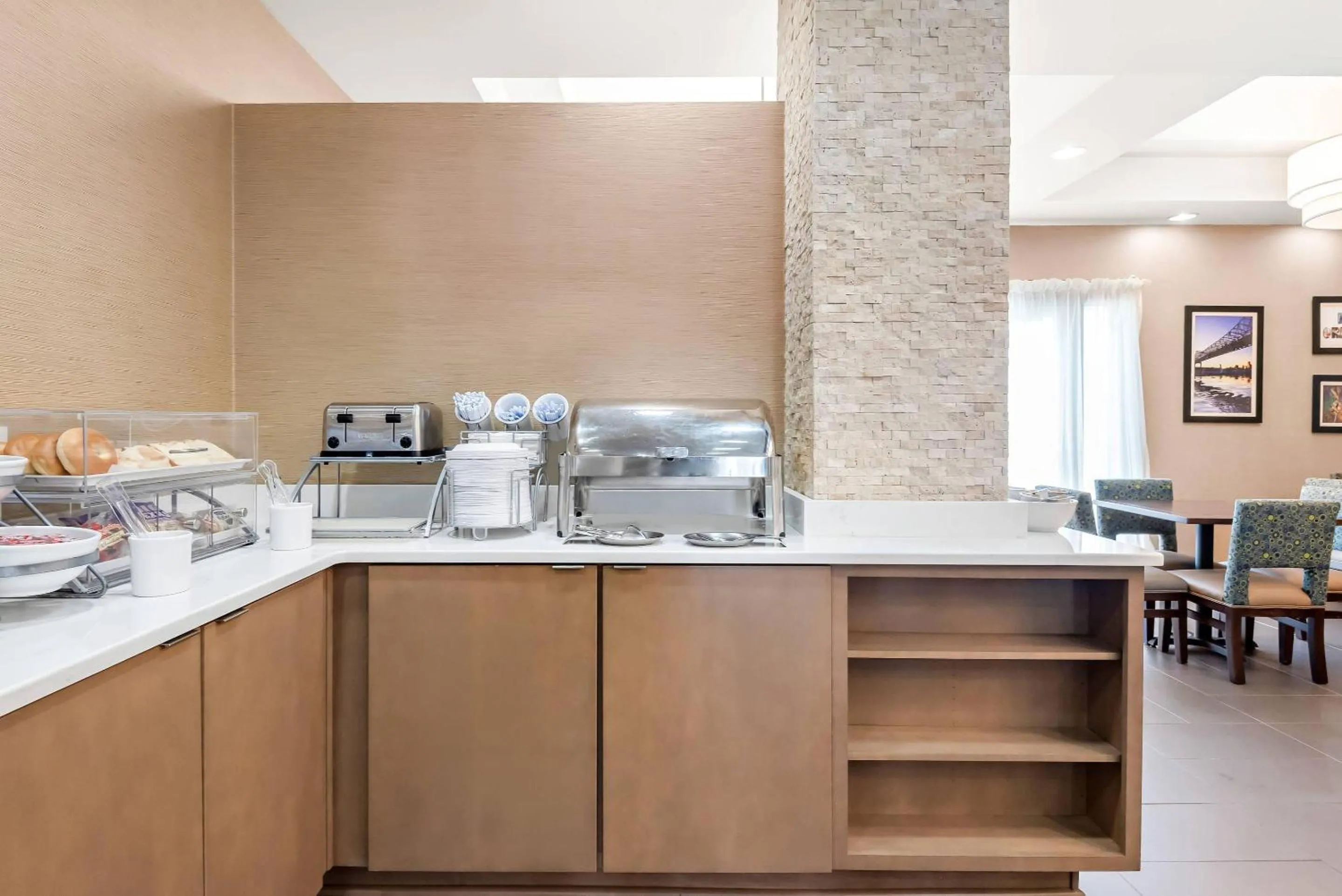 Breakfast in Comfort Suites New Orleans East