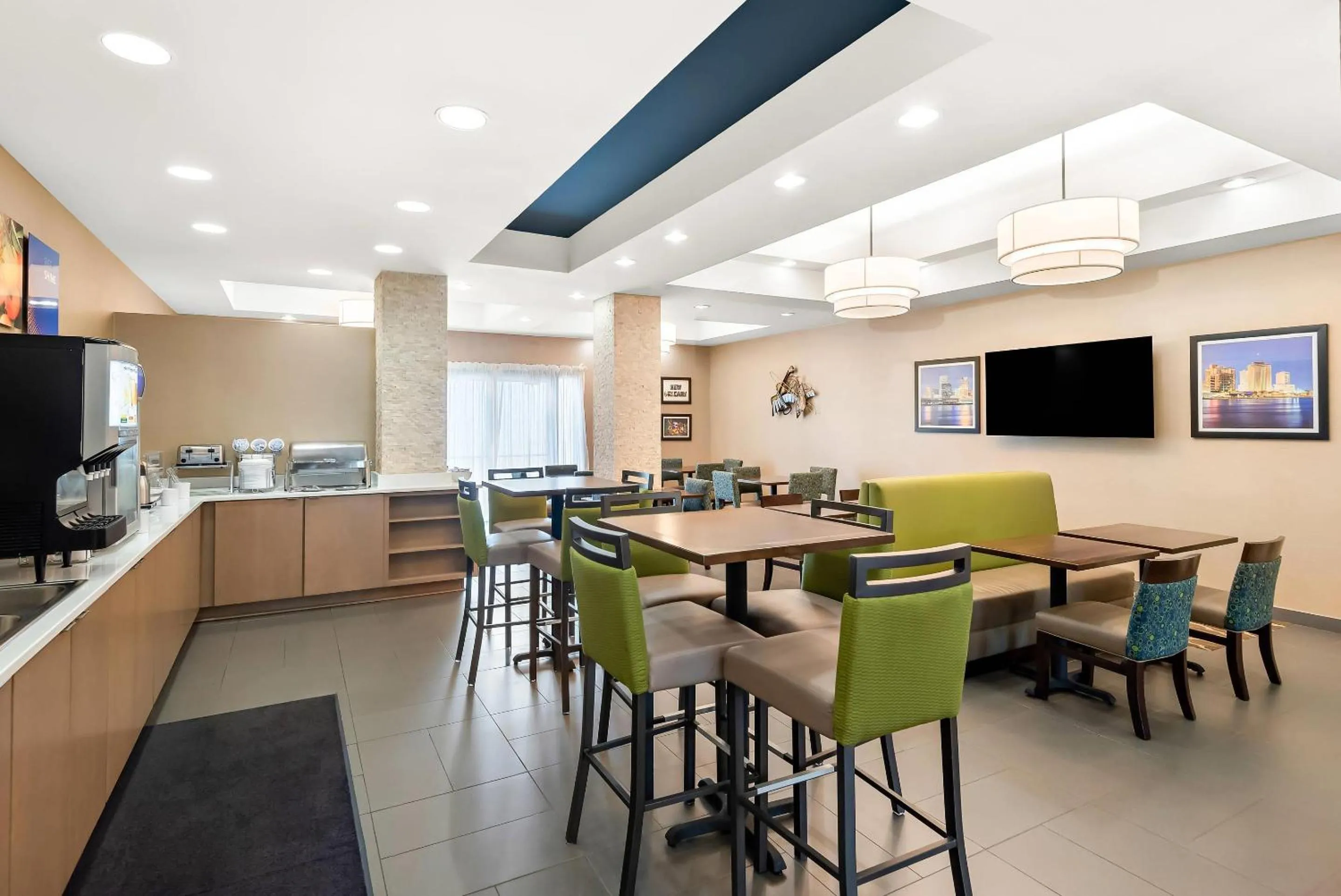 Breakfast in Comfort Suites New Orleans East