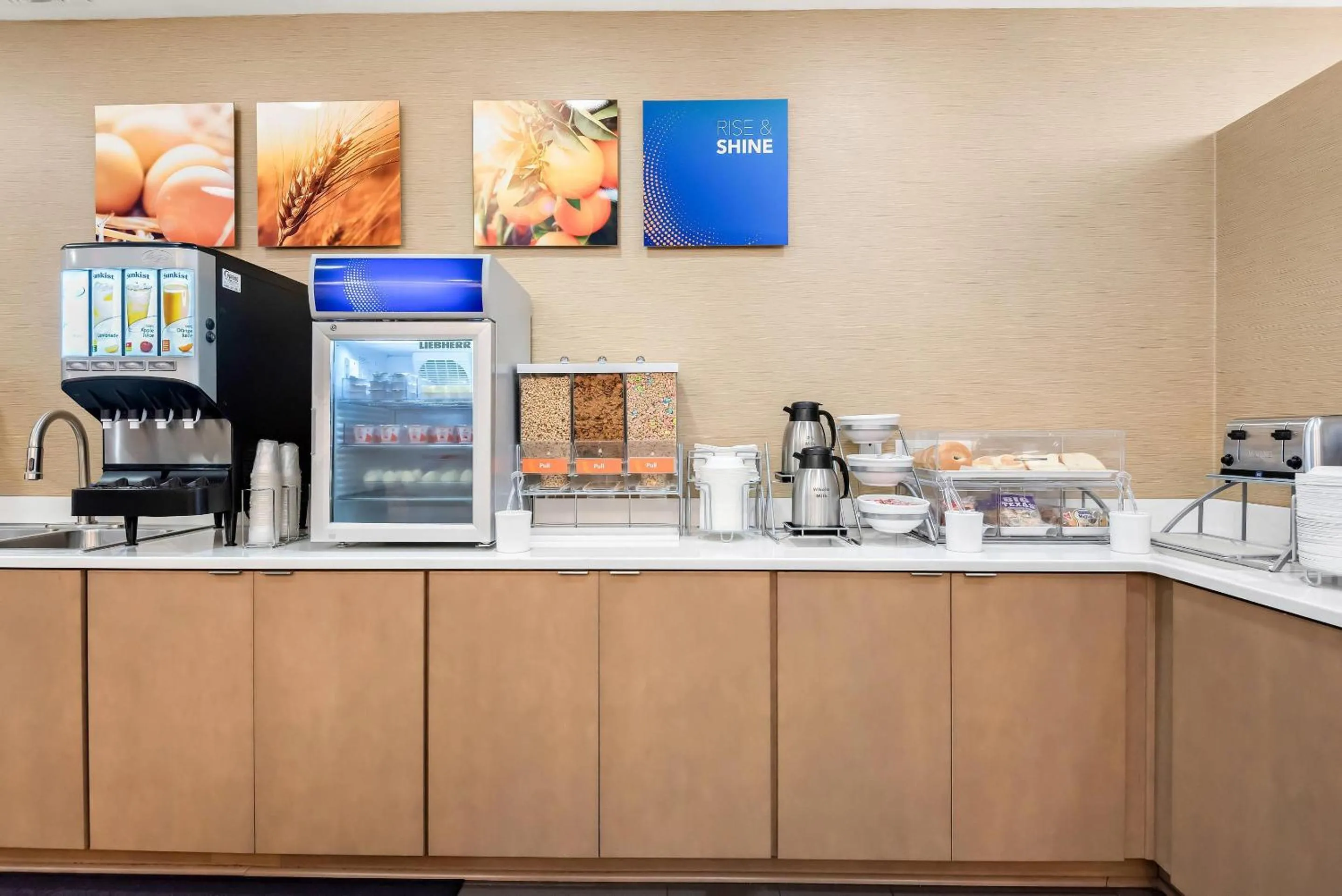 Breakfast in Comfort Suites New Orleans East