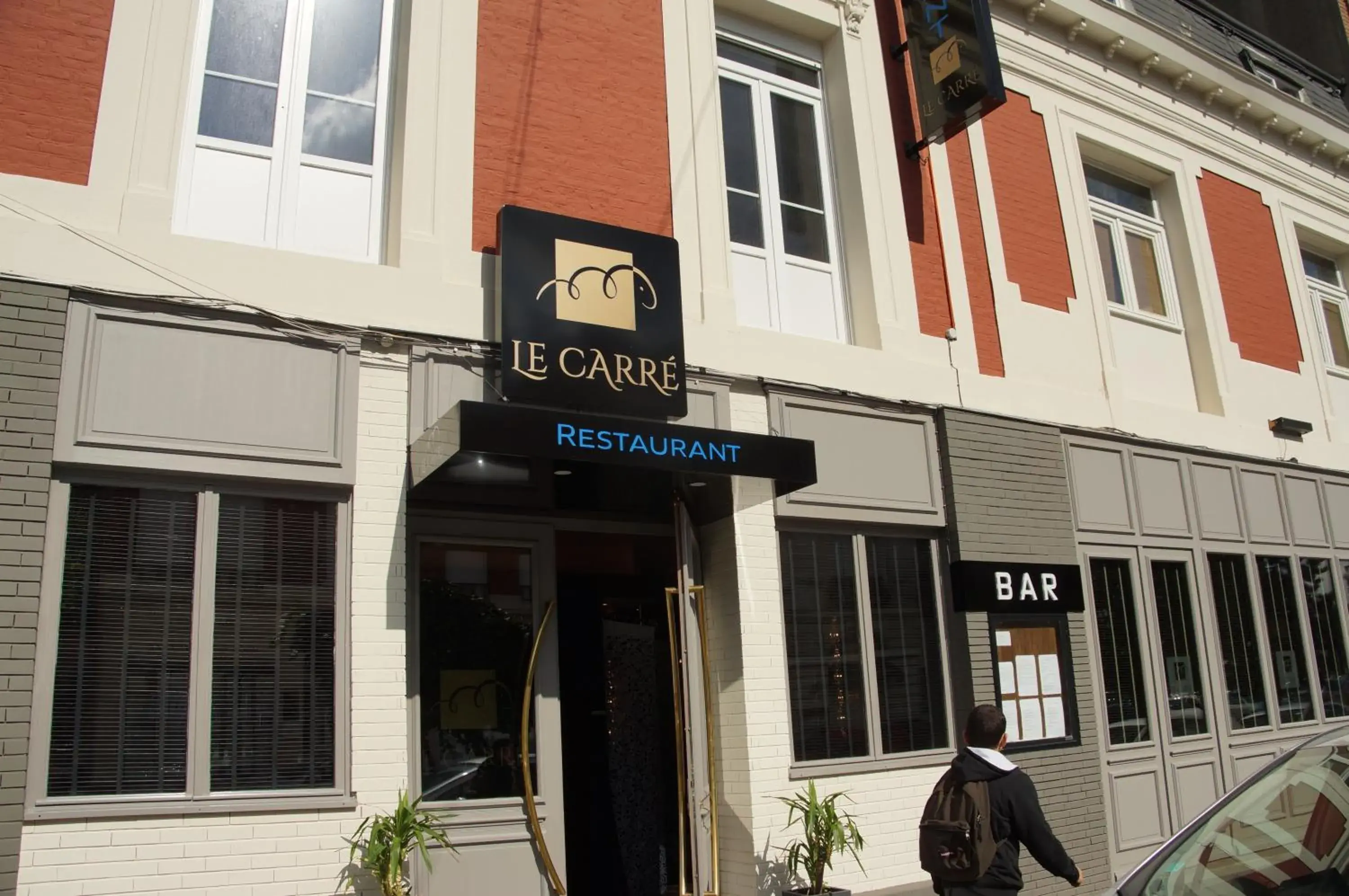 Facade/entrance in Logis Hôtel & Restaurant - Le Mouton Blanc Facade/entrance in Logis Hôtel & Restaurant - Le Mouton Blanc