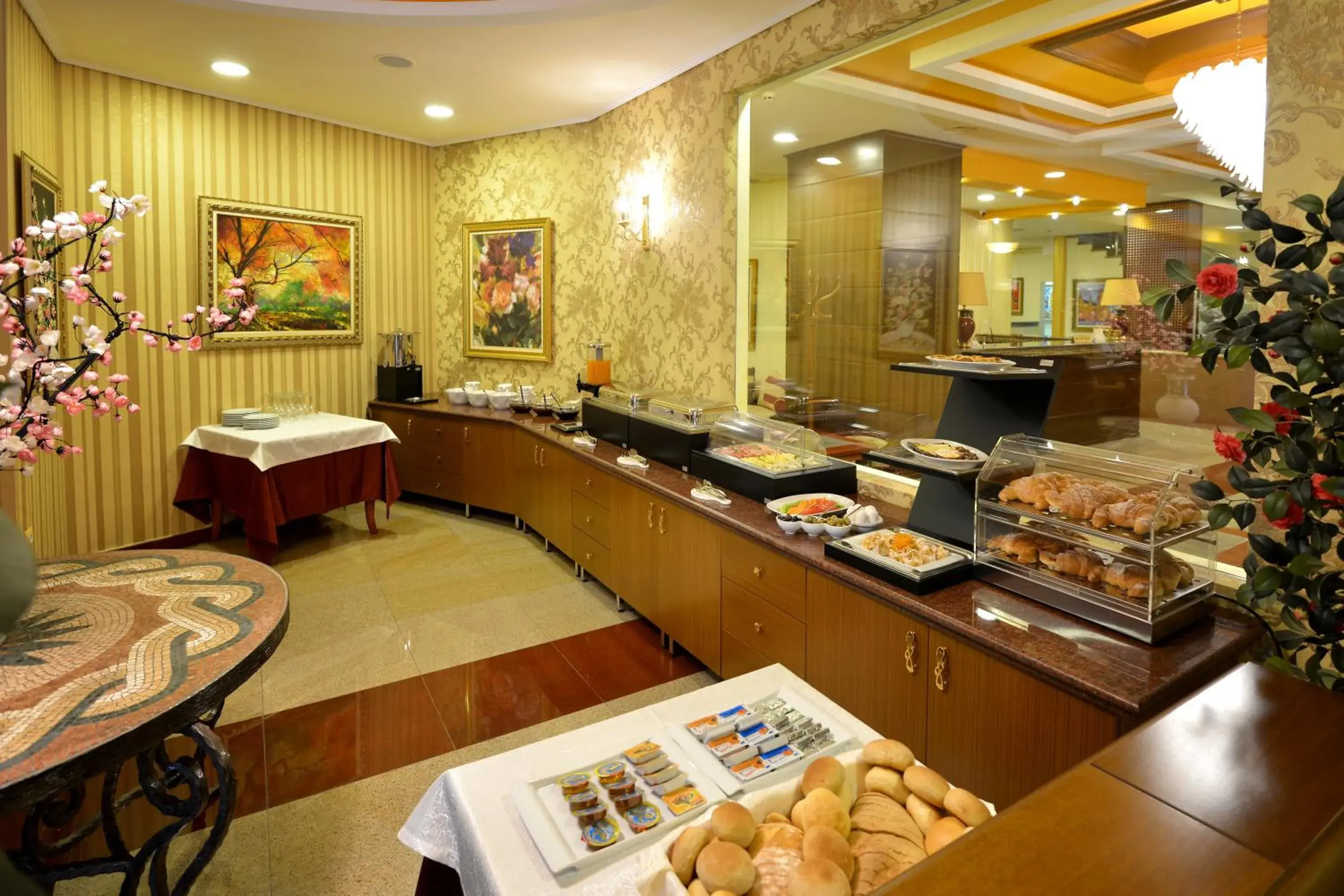 Restaurant/places to eat in Hotel Austria Restaurant/places to eat in Hotel Austria