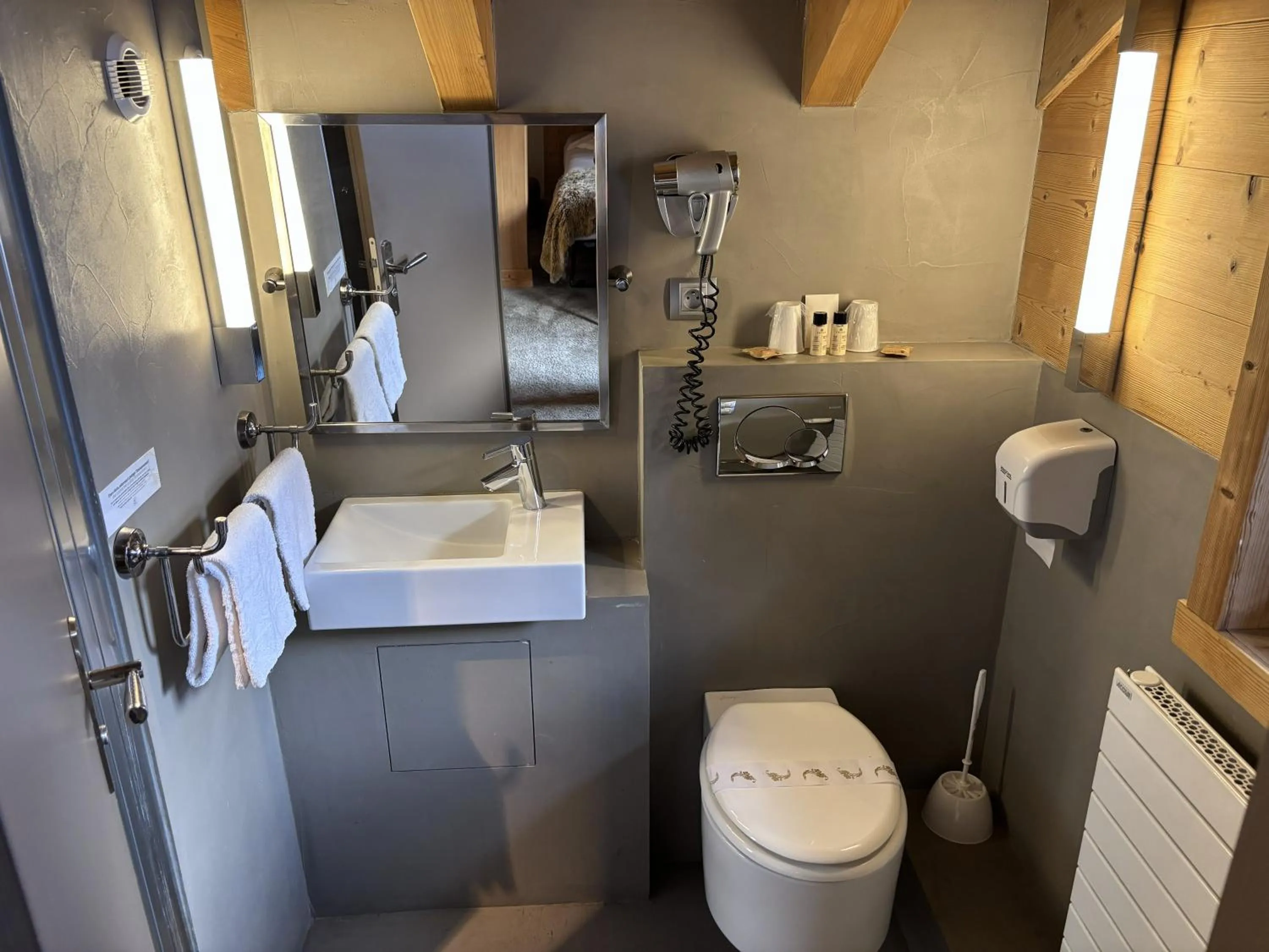 Toilet in Hôtel Les Airelles