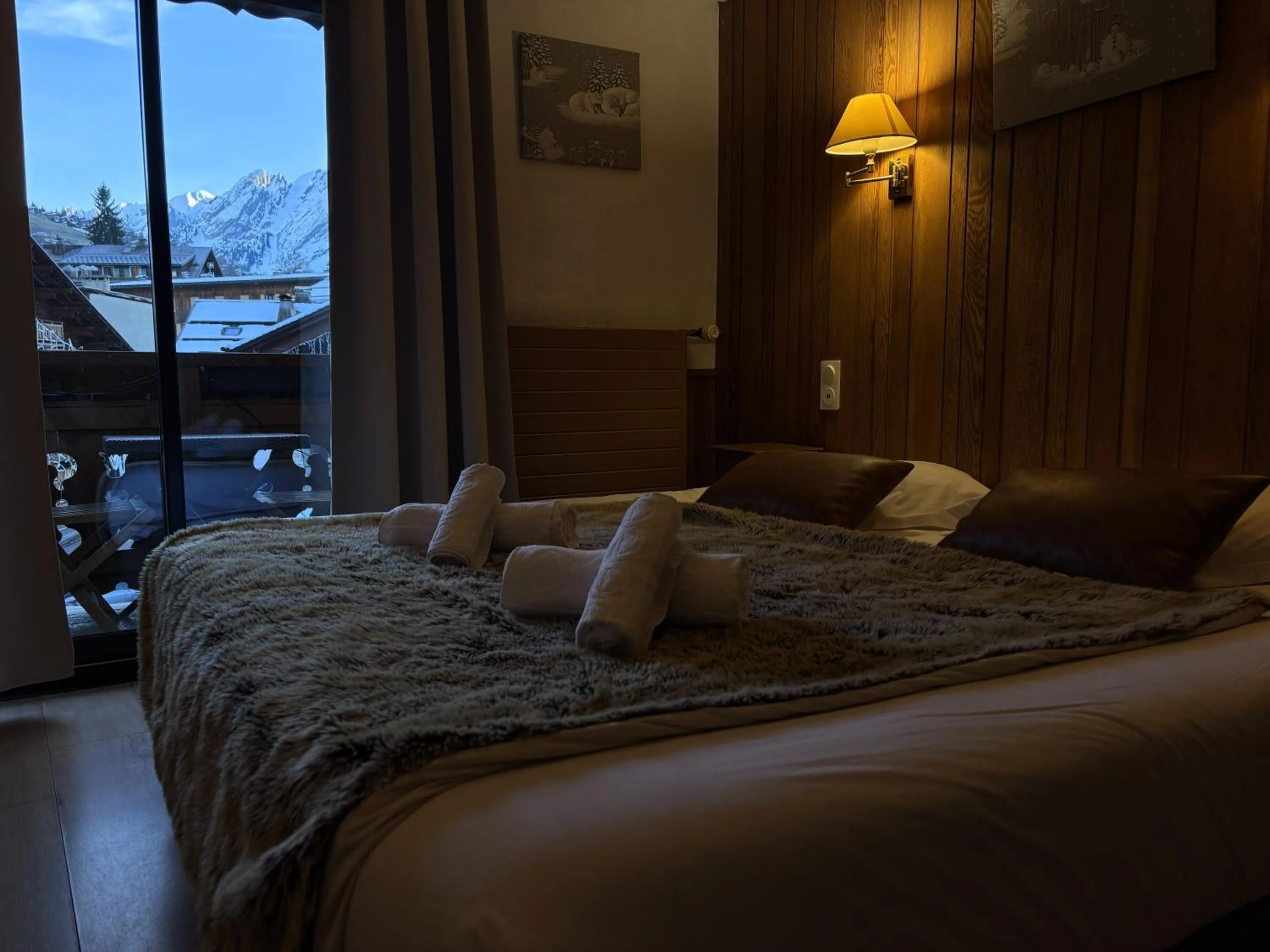 Bed in Hôtel Les Airelles