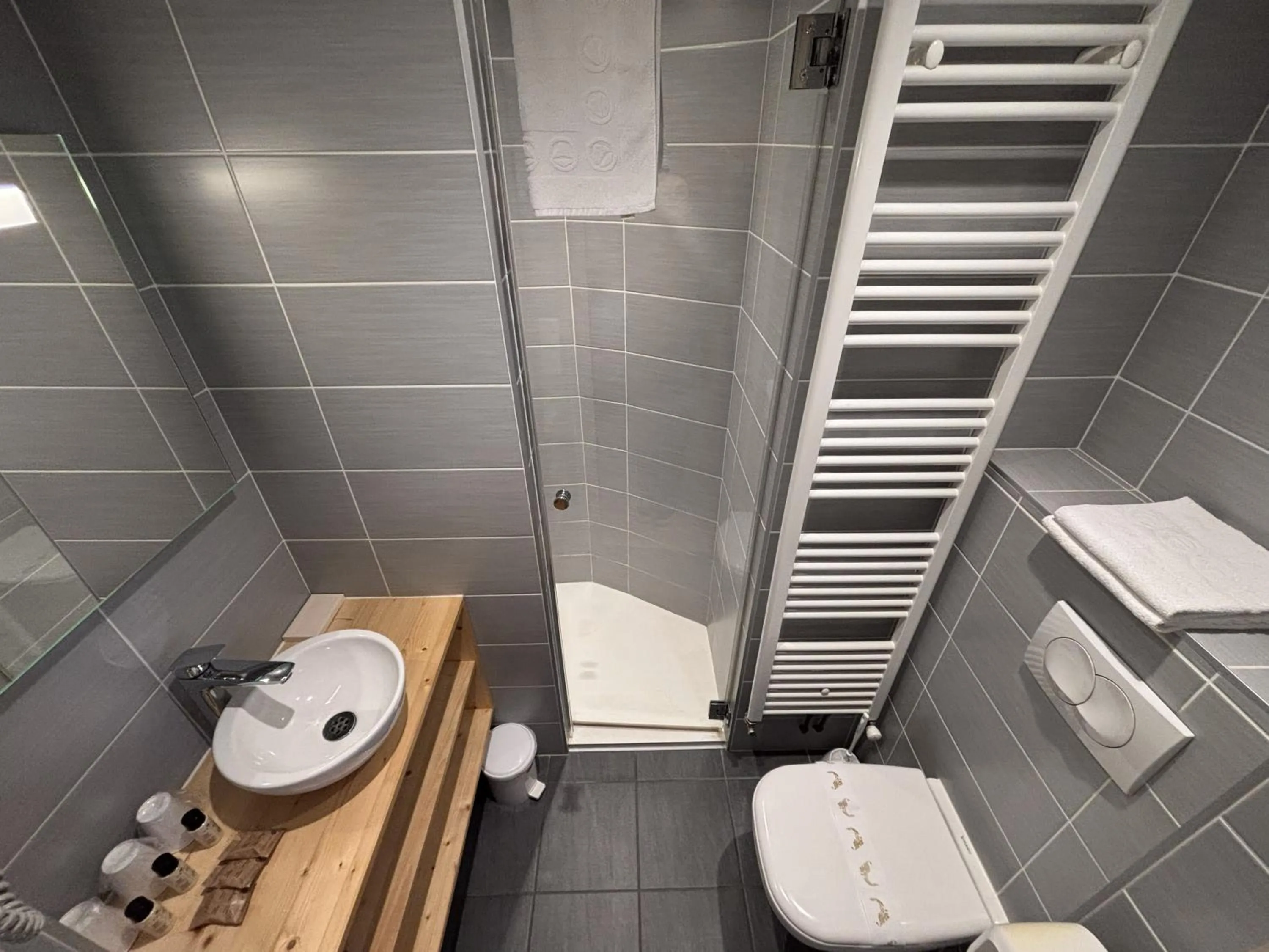 Shower in Hôtel Les Airelles