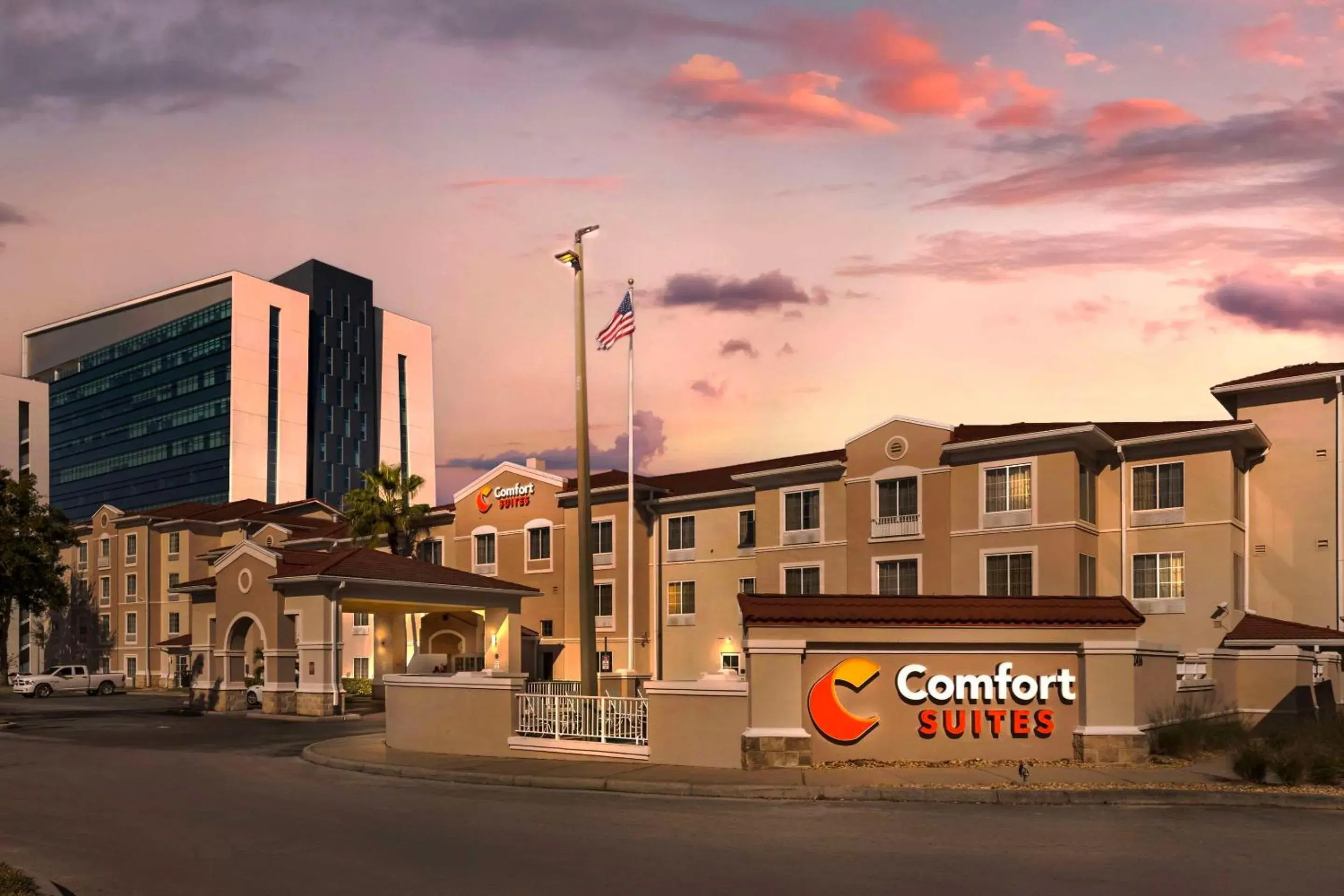 Property building in Comfort Suites Downtown Property building in Comfort Suites Downtown