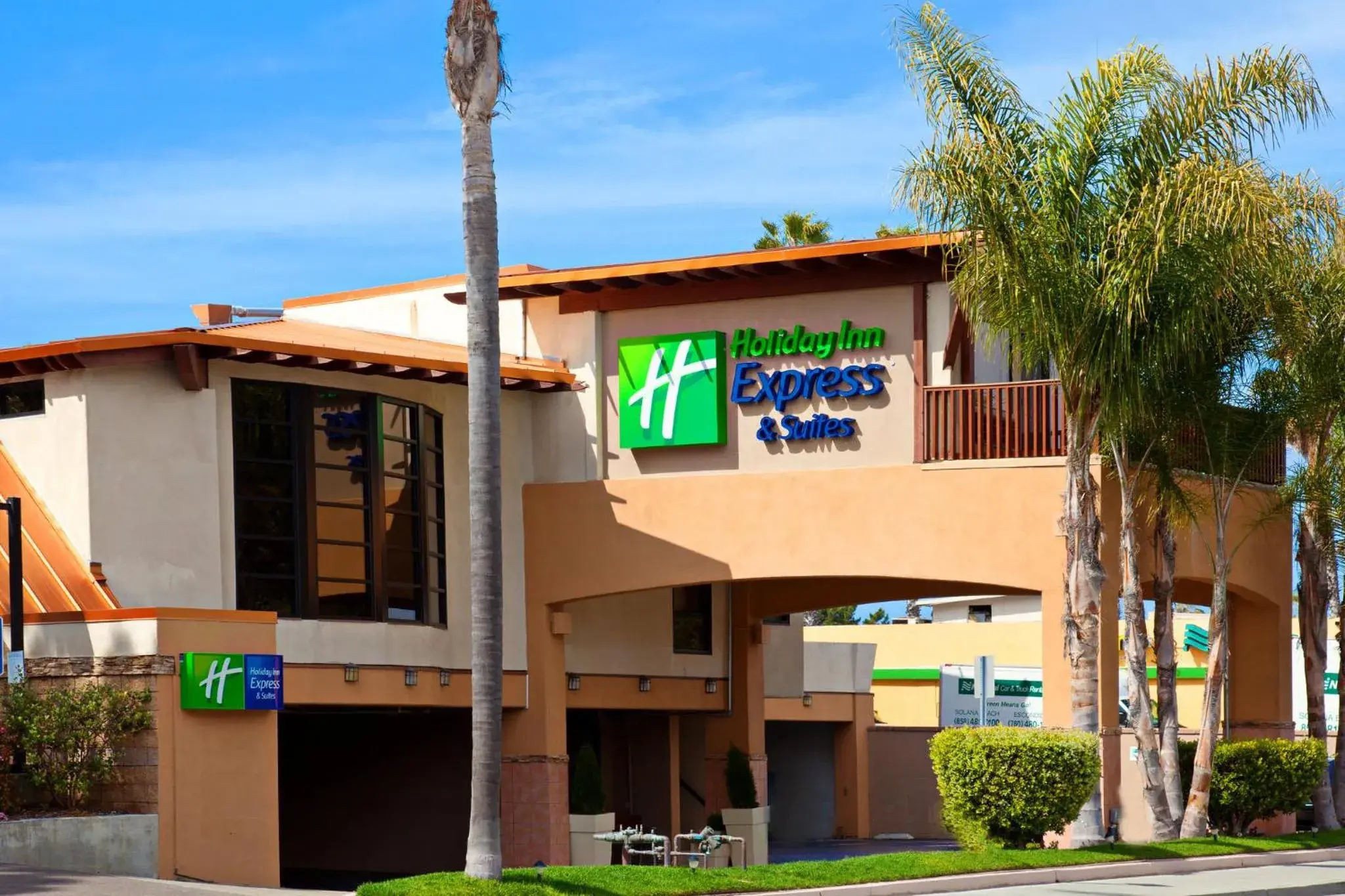 Property building in Holiday Inn Express Hotel & Suites Solana Beach-Del Mar by IHG Property building in Holiday Inn Express Hotel & Suites Solana Beach-Del Mar by IHG