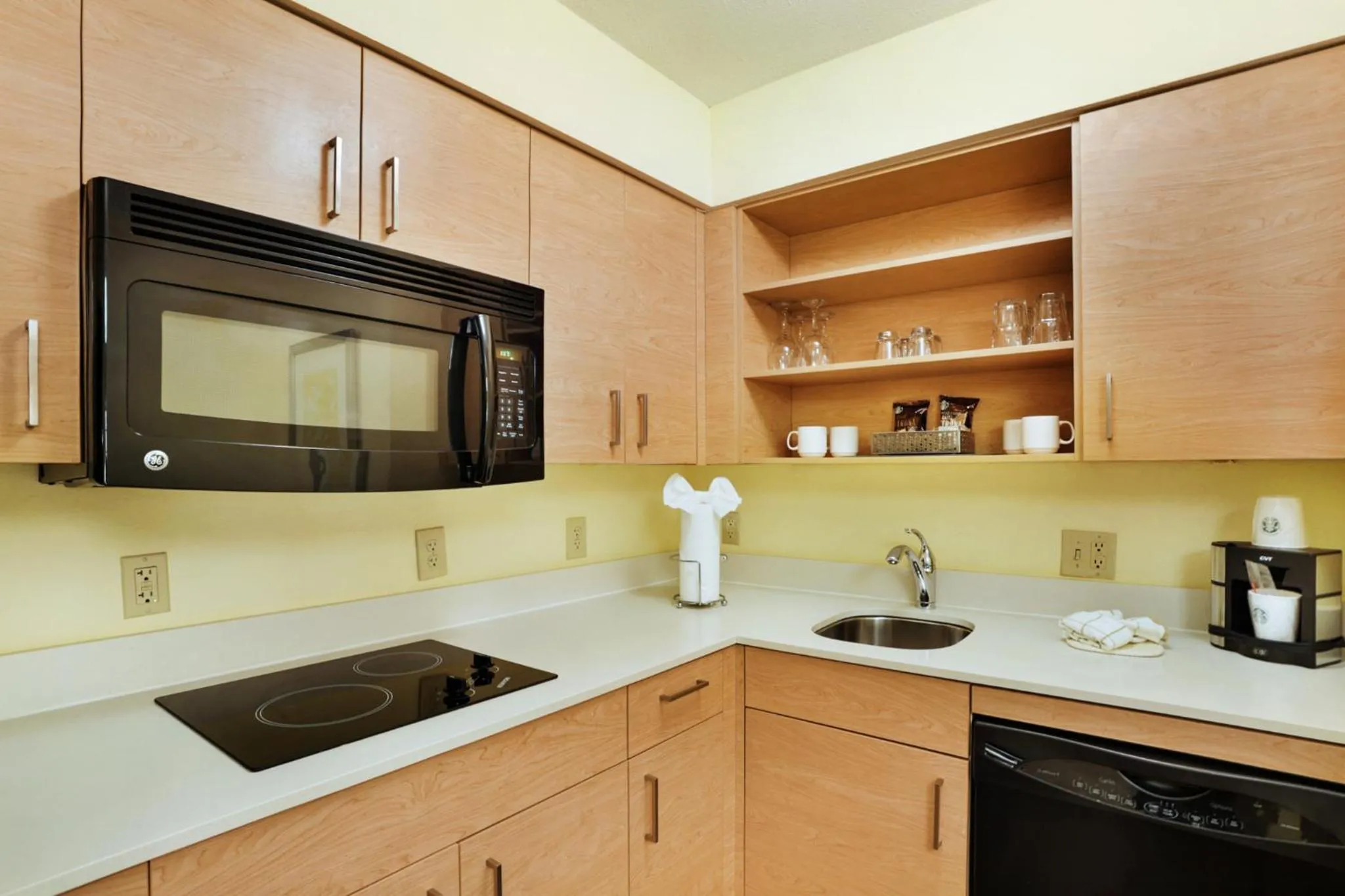 Kitchen or kitchenette in Staybridge Suites Columbia - Baltimore by IHG