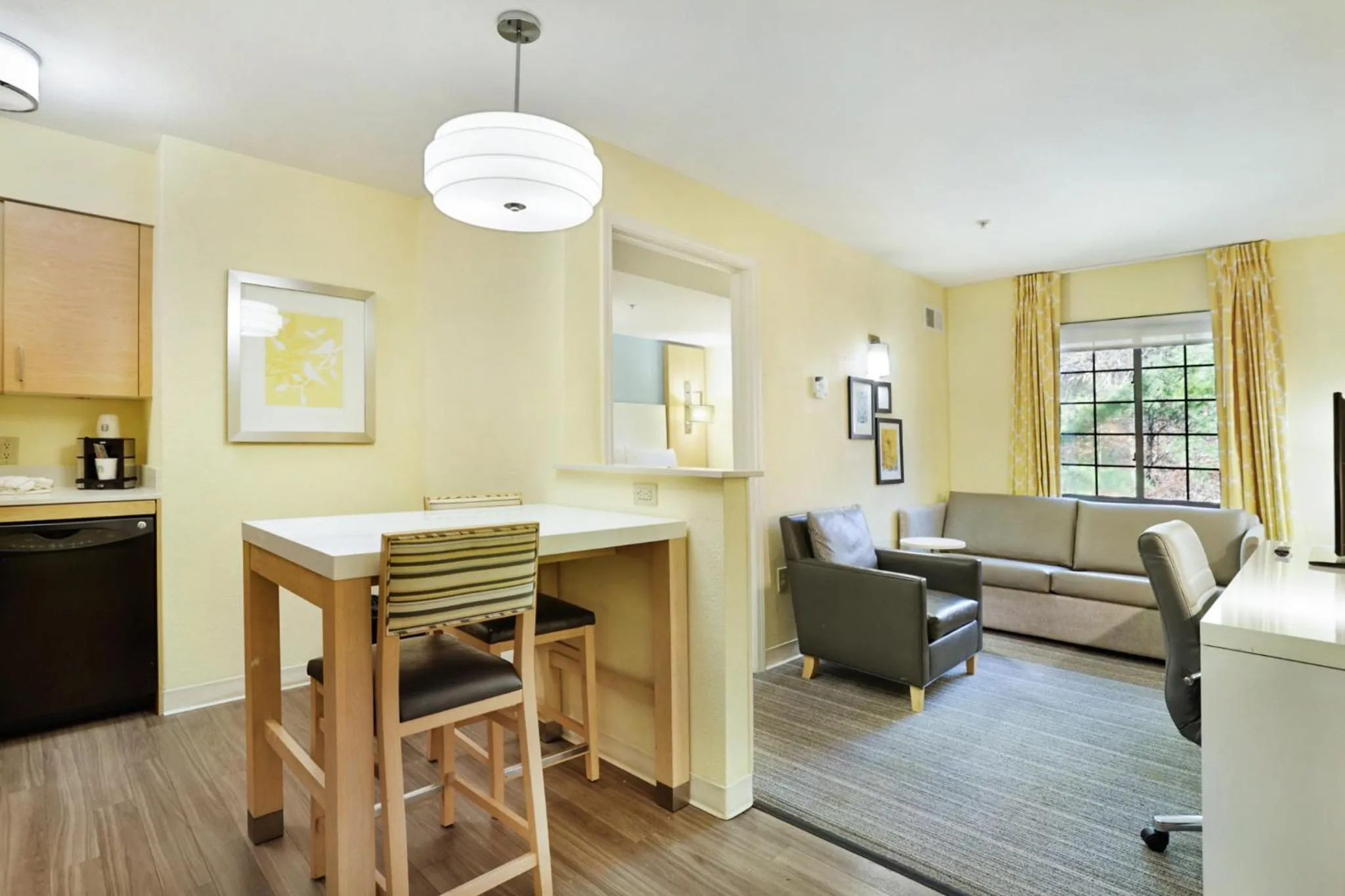 Living room in Staybridge Suites Columbia - Baltimore by IHG