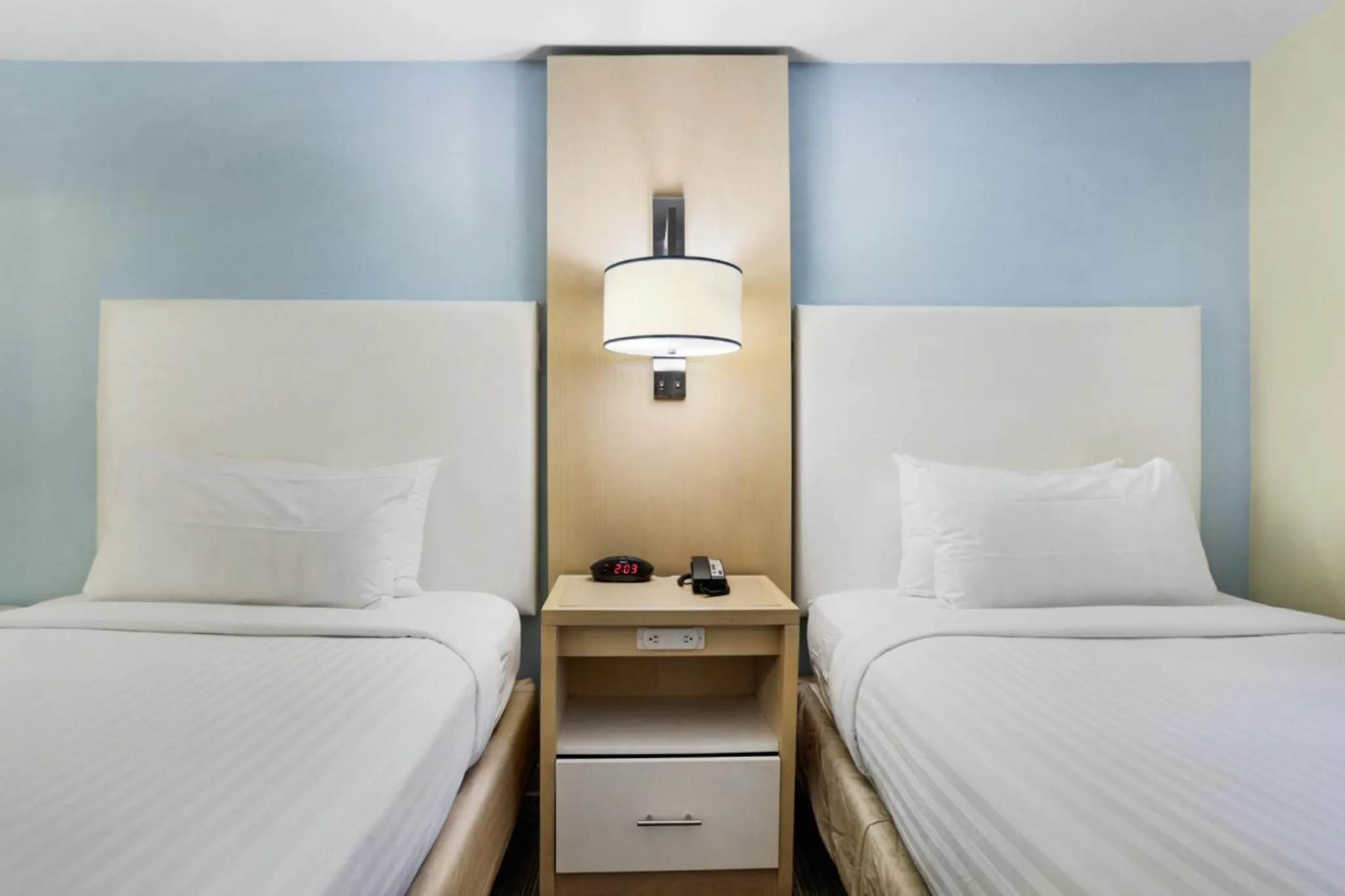 Bed in Staybridge Suites Columbia - Baltimore by IHG